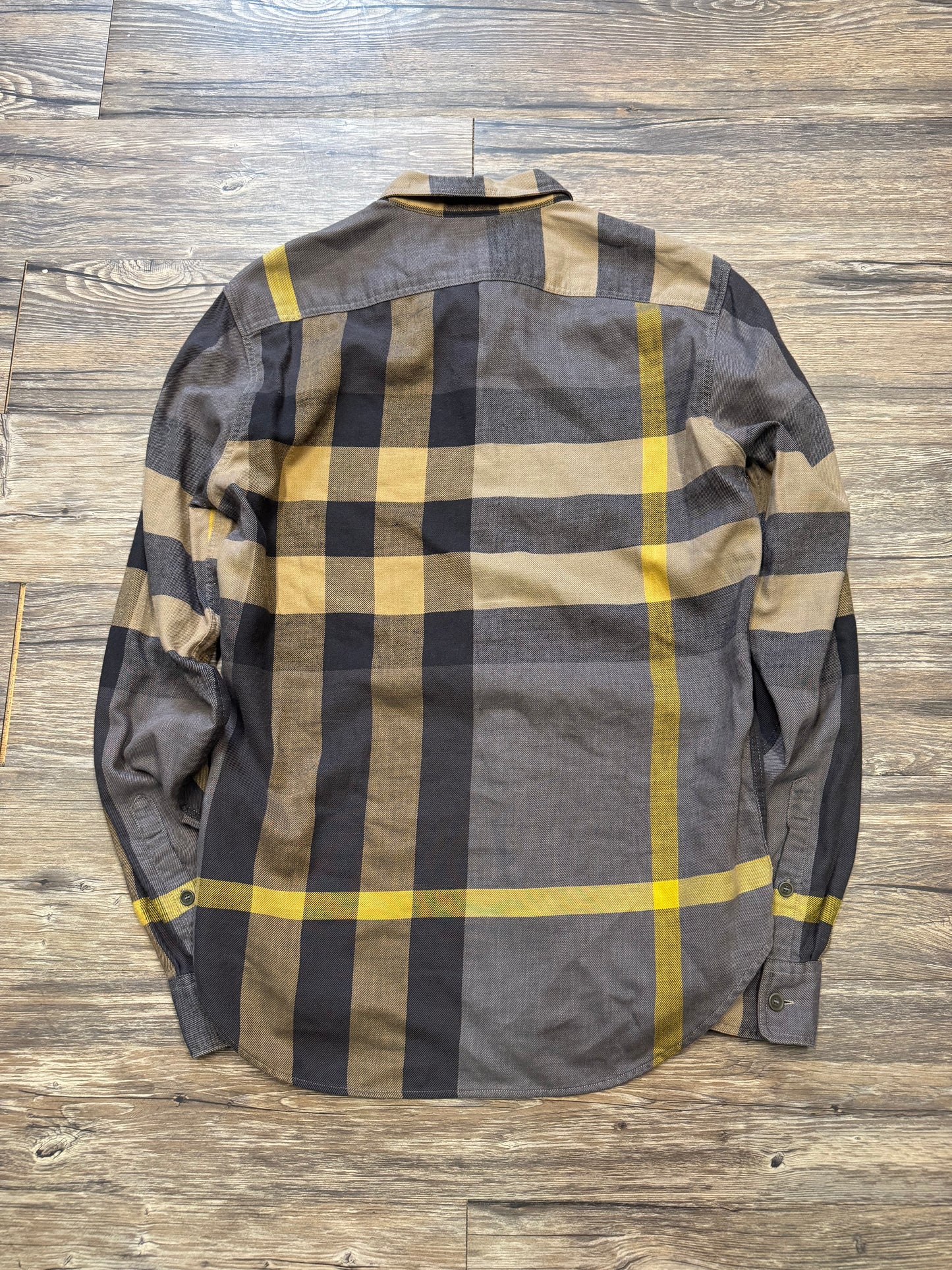BURBERRY PLAID CHECK PATTERN COLLARED BUTTON UP SHIRT ( S)