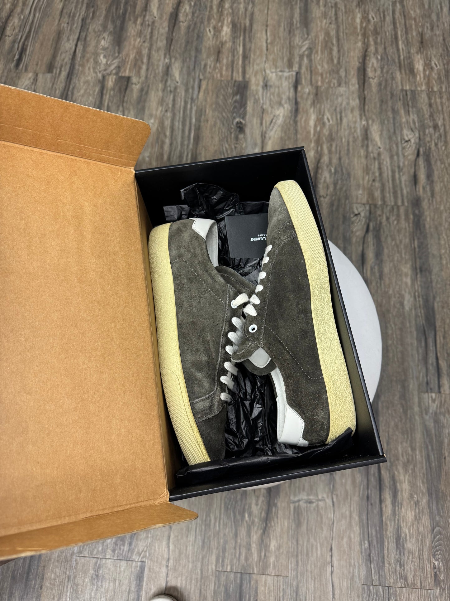SAINT LAURENT SUEDE SOHO SL06 LO-TOP SNEAKER (44)
