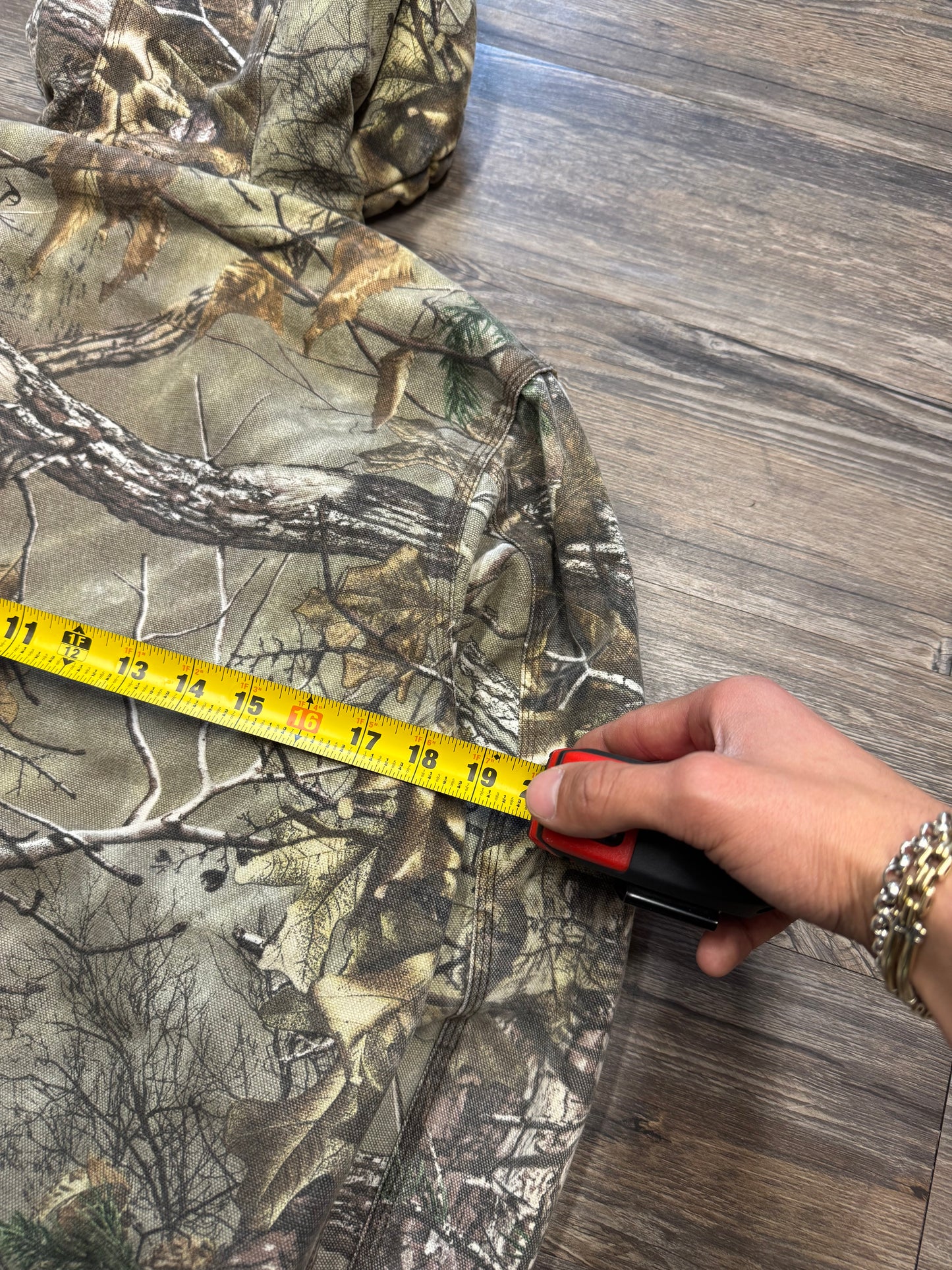 CARHARTT CAMO DISTRESSED WORK JACKET (S)