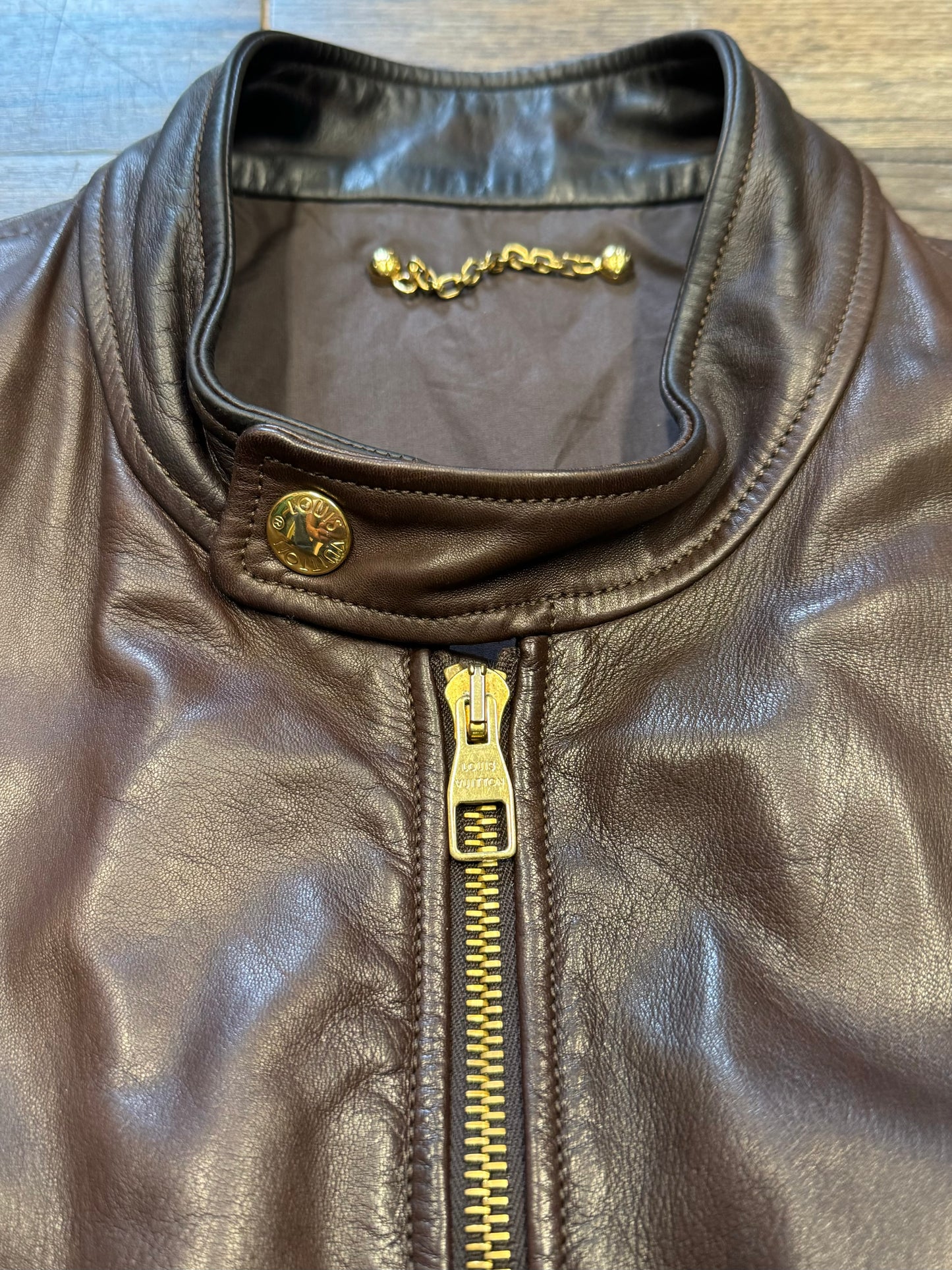 LOUIS VUITTON FITTED LEATHER JACKET (48 M)