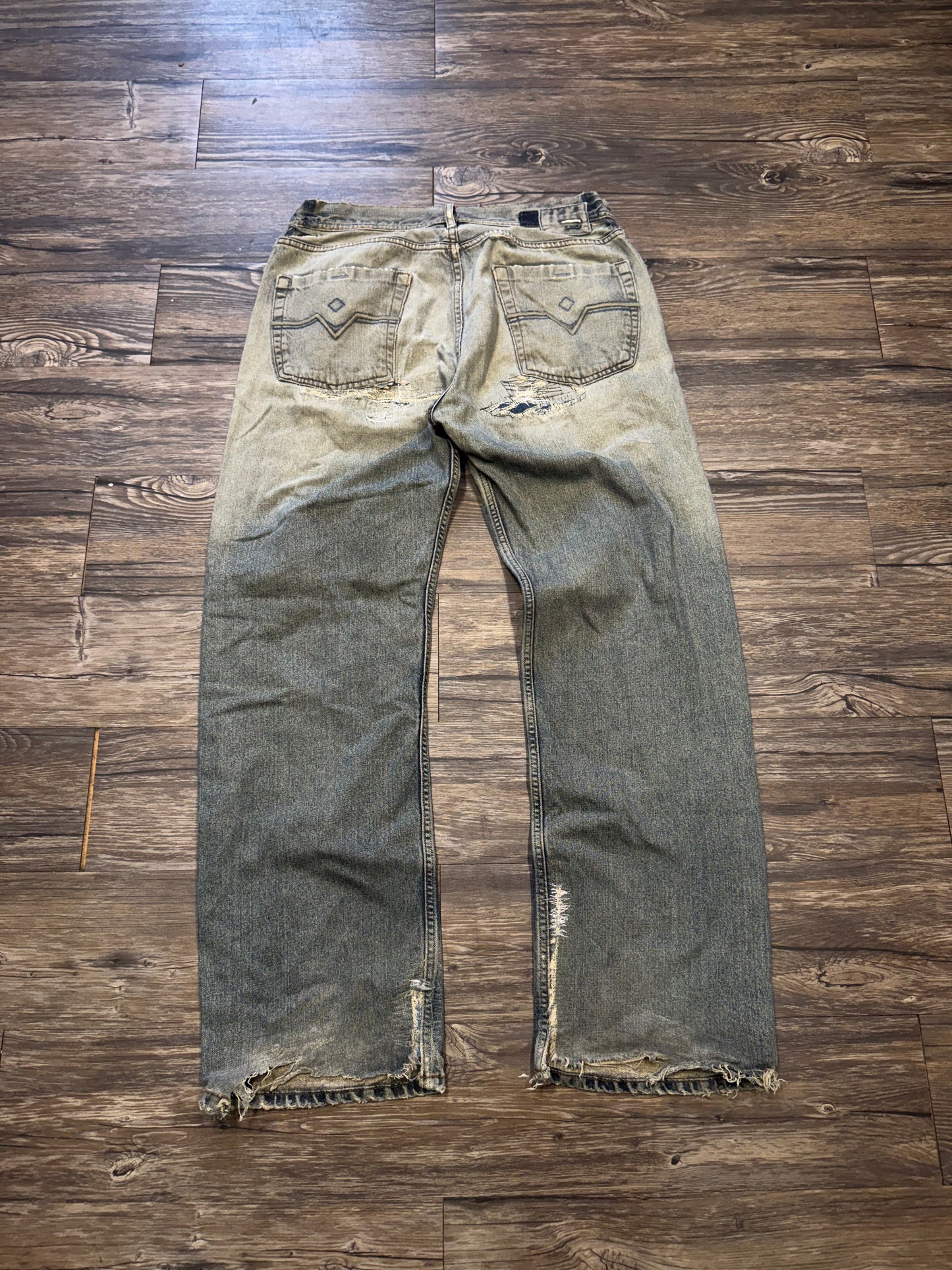 DIESEL FADED REPAIRED BAGGY LIGHTWASH JEANS (34)