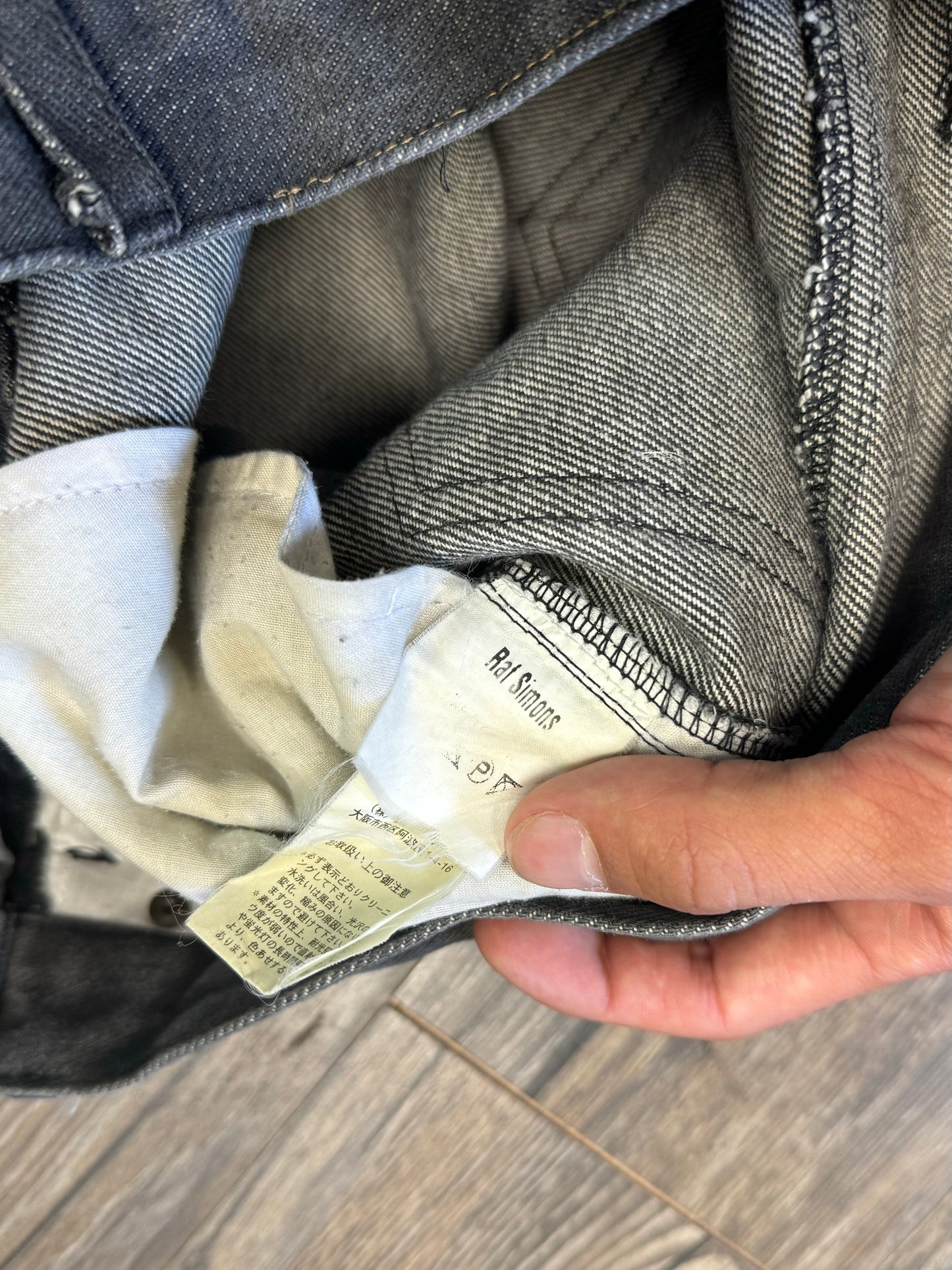 RAF SIMONS AW03/04 SUN FADED JEANS (29)