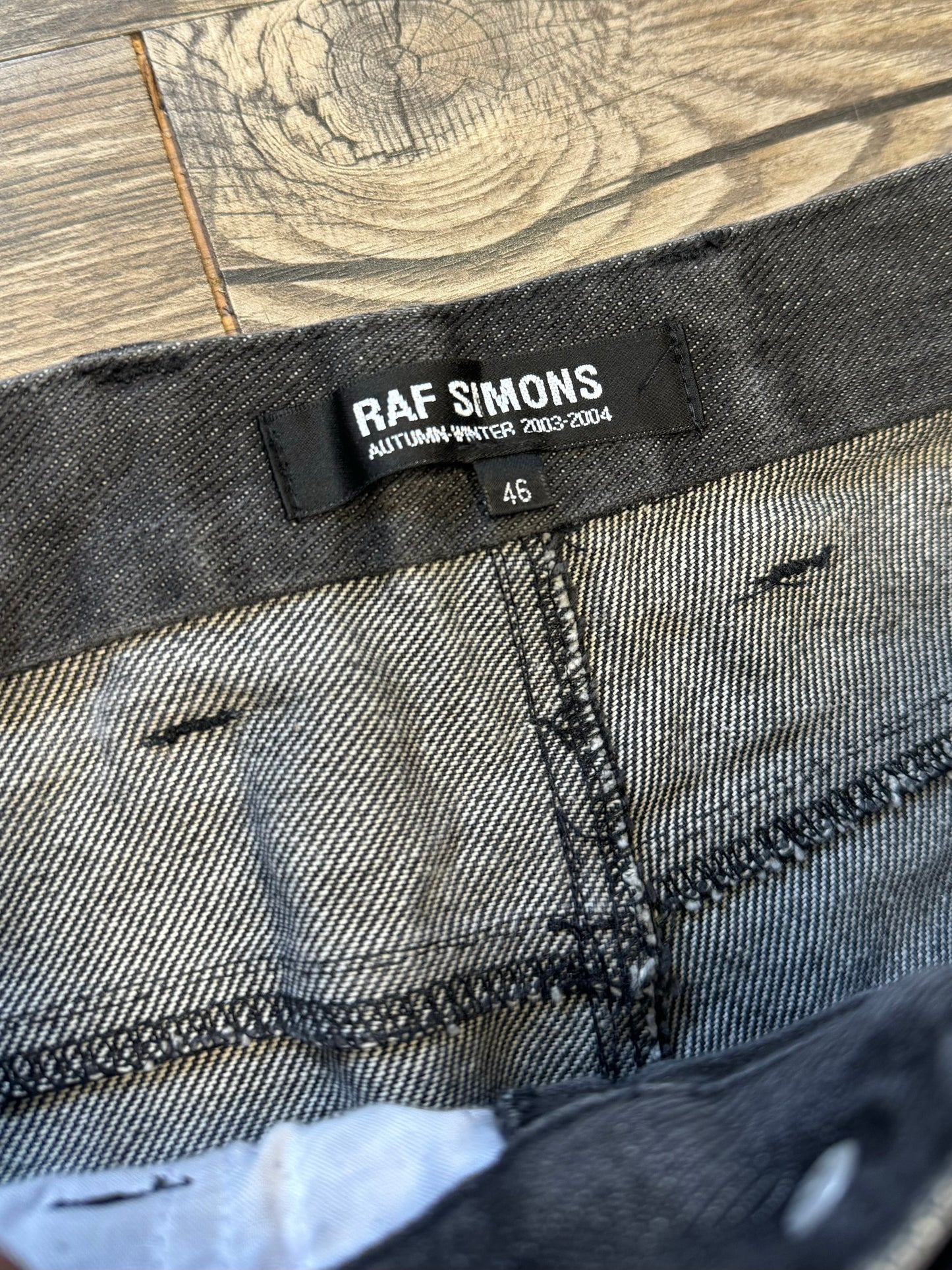 RAF SIMONS AW03/04 SUN FADED JEANS (29)