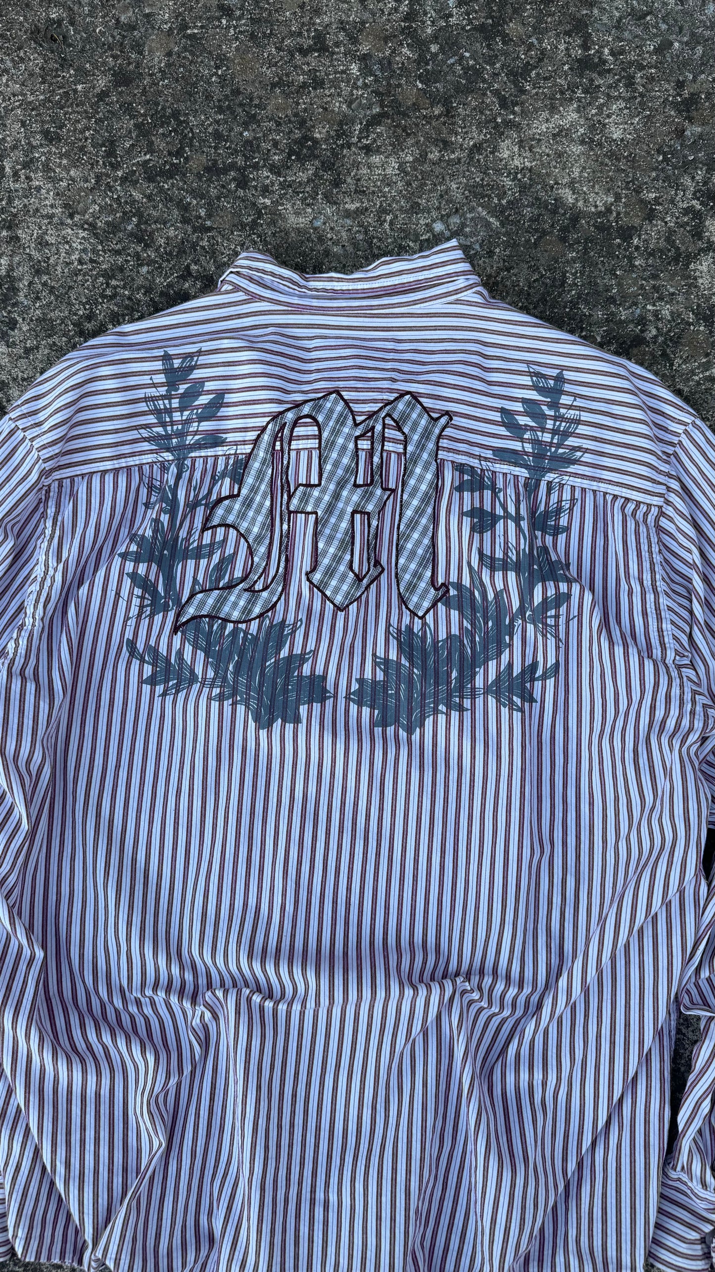 MARK ECKO Y2K BUTTON UP (XL)