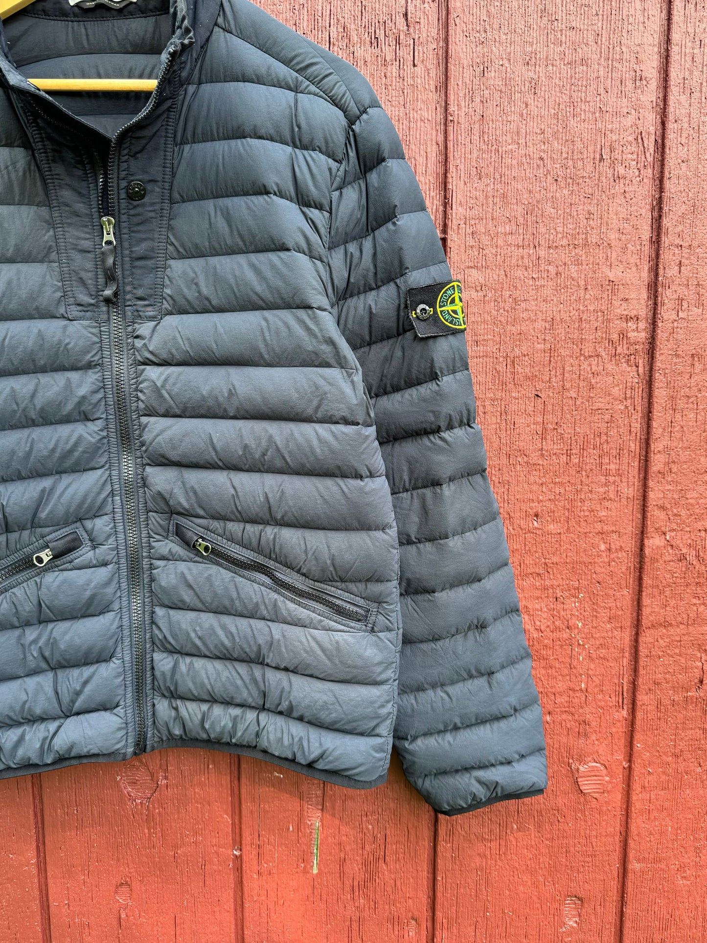STONE ISLAND PUFFER COAT (M)