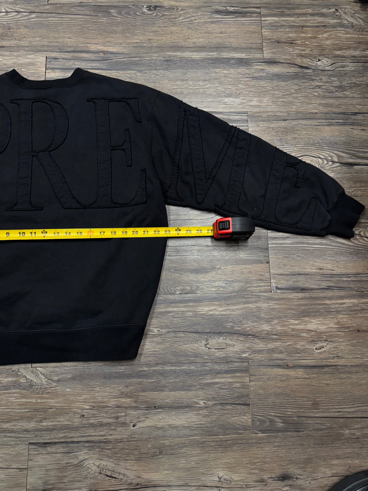 SUPREME SS22 BLACK APPLIQUE LOGO CREWNECK (M)