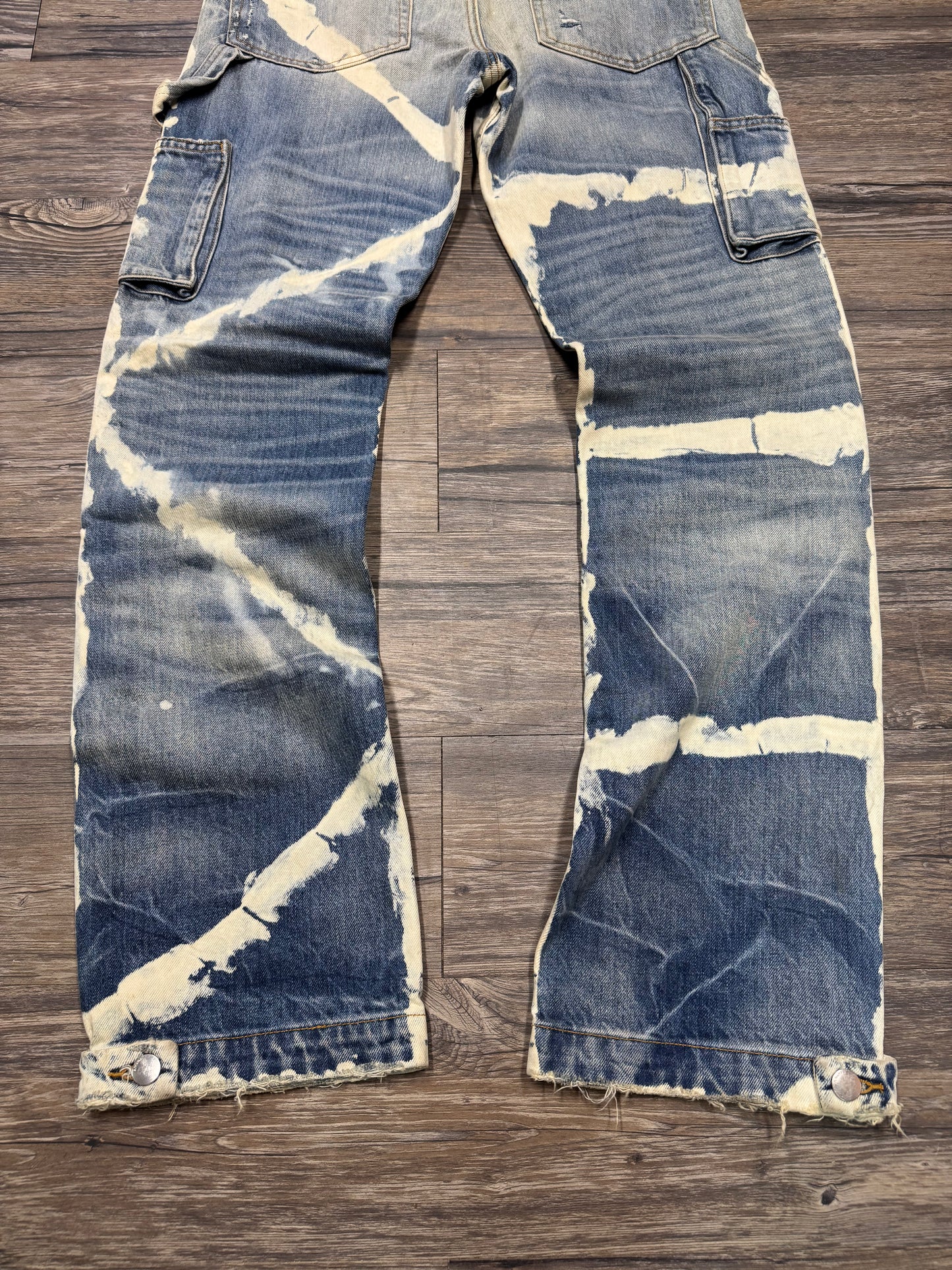 AMIRI DOUBLE KNEE BLEACHED CARPENTER JEANS (28)