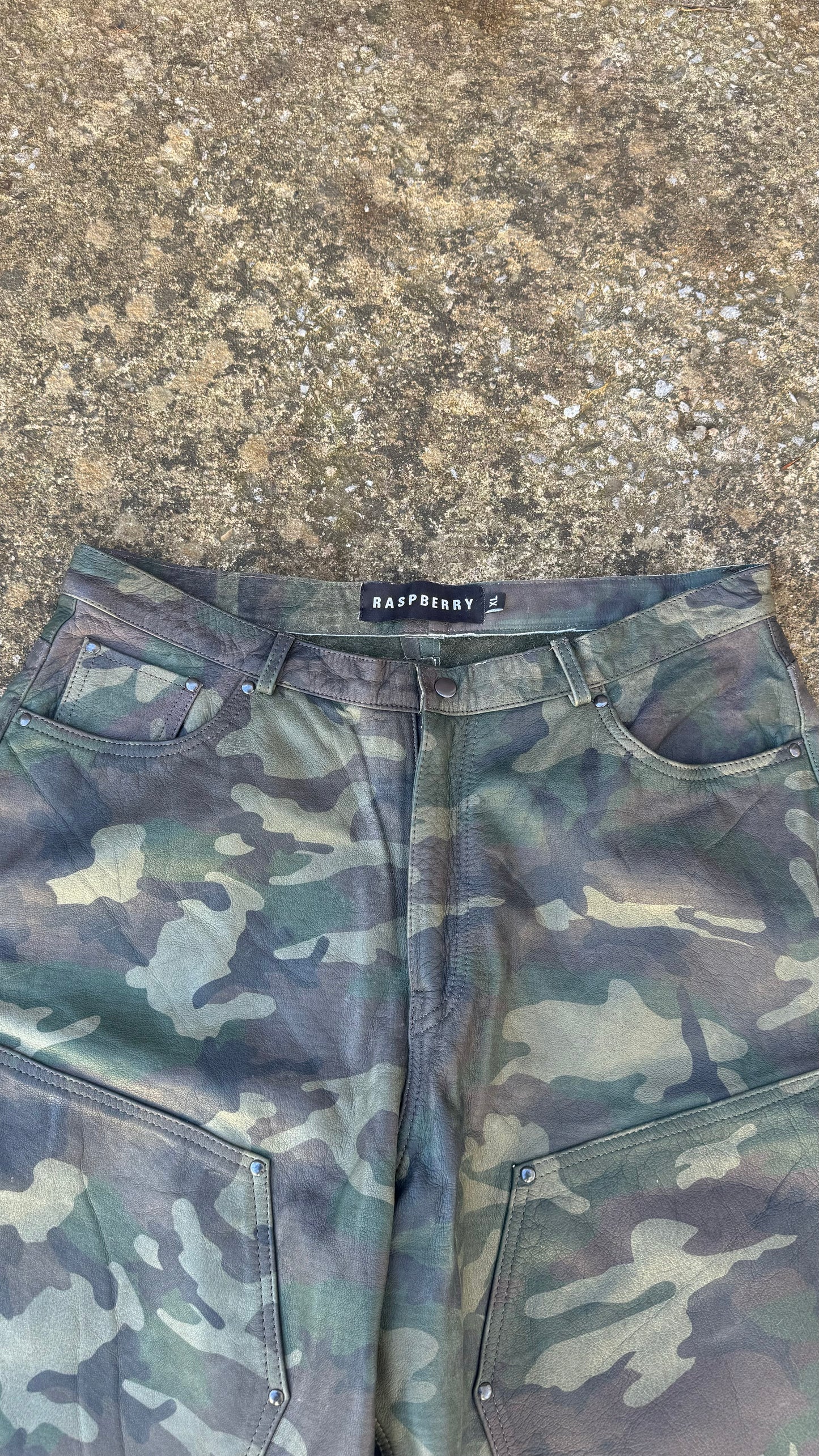 HMDD RASPBERRY HILLS CAMO LEATHER SHORTS (XL)