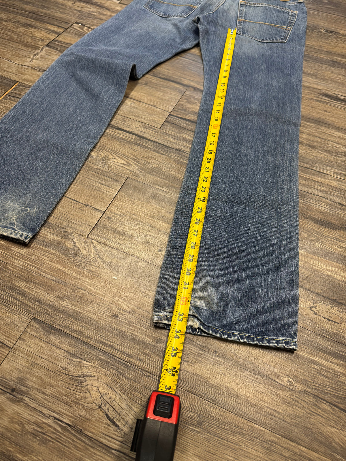 ABERCROMBIE & FITCH LIGHT WASH BOOTCUT BLUE DENIM JEANS (34)