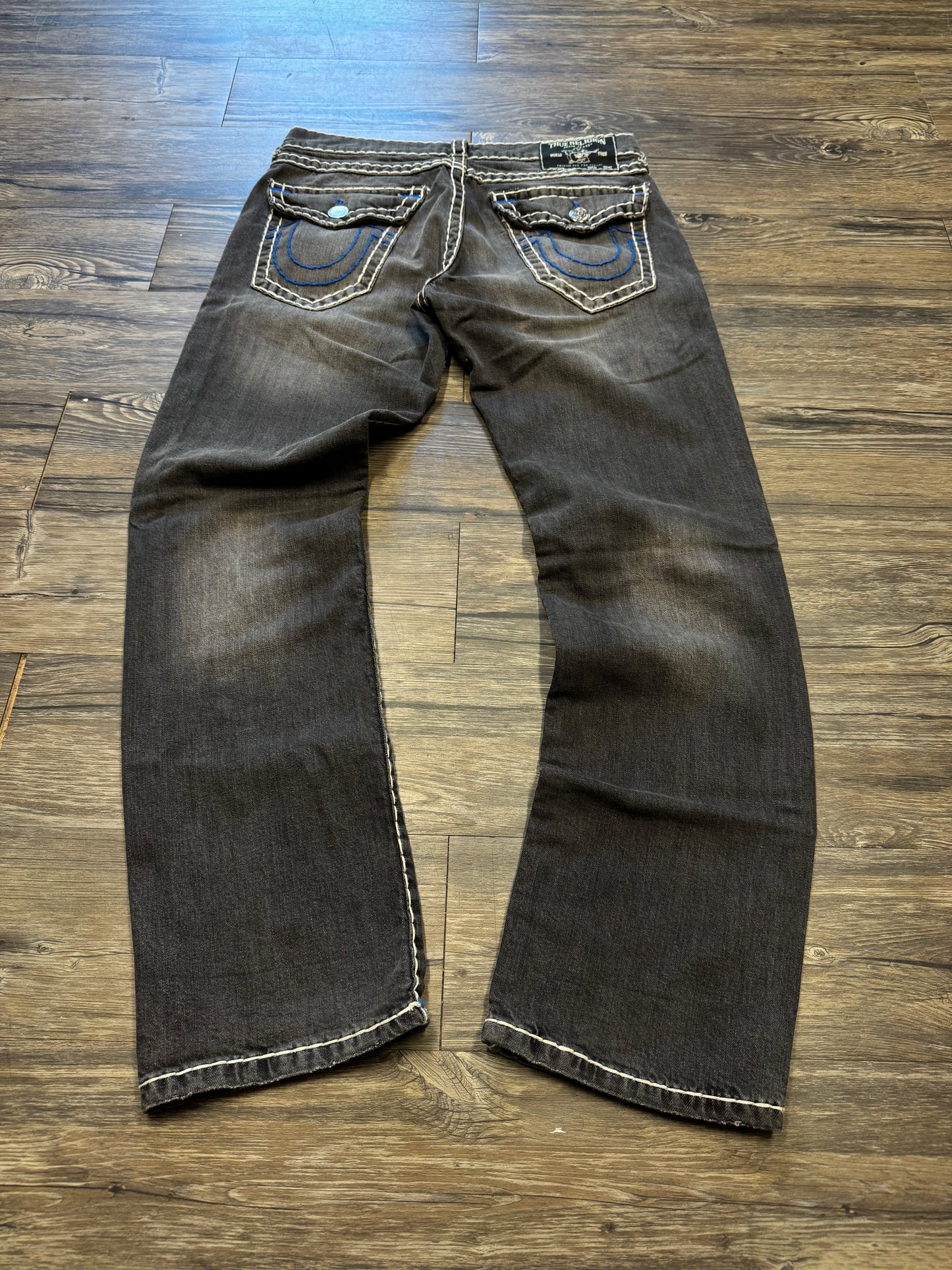 TRUE RELIGION RICKY STRAIGHT LEG JEANS (32)