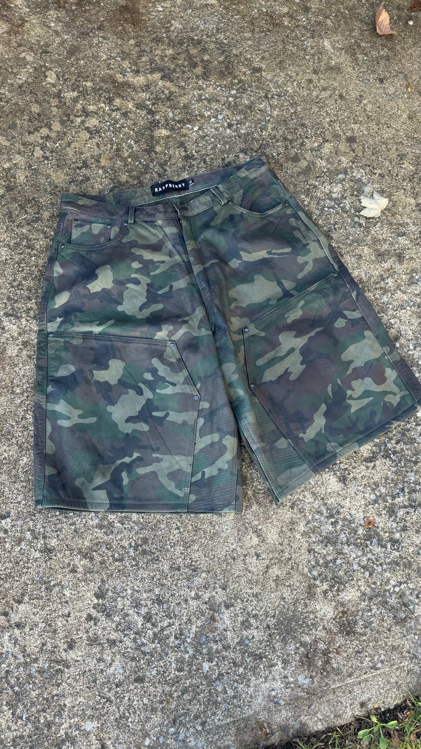 HMDD RASPBERRY HILLS CAMO LEATHER SHORTS (XL)