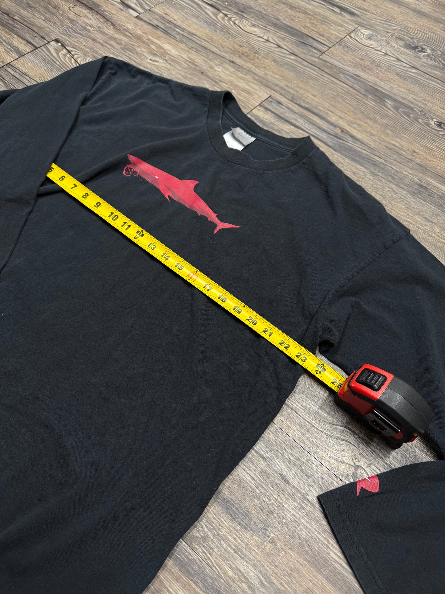 NIKE GREAT WHITE SHARK TEE (XL)