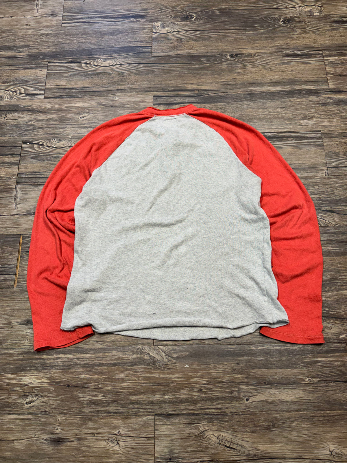 ABERCOMBIE & FITCH MULTI-COLOR "92" HENLEY LONG-SLEEVE (M)