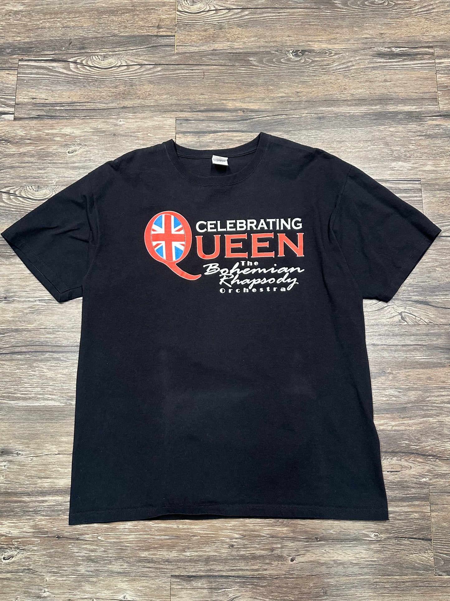 VINTAGE CELEBRATING QUEEN BOHEMIAN RHAPSODY T-SHIRT (XL)