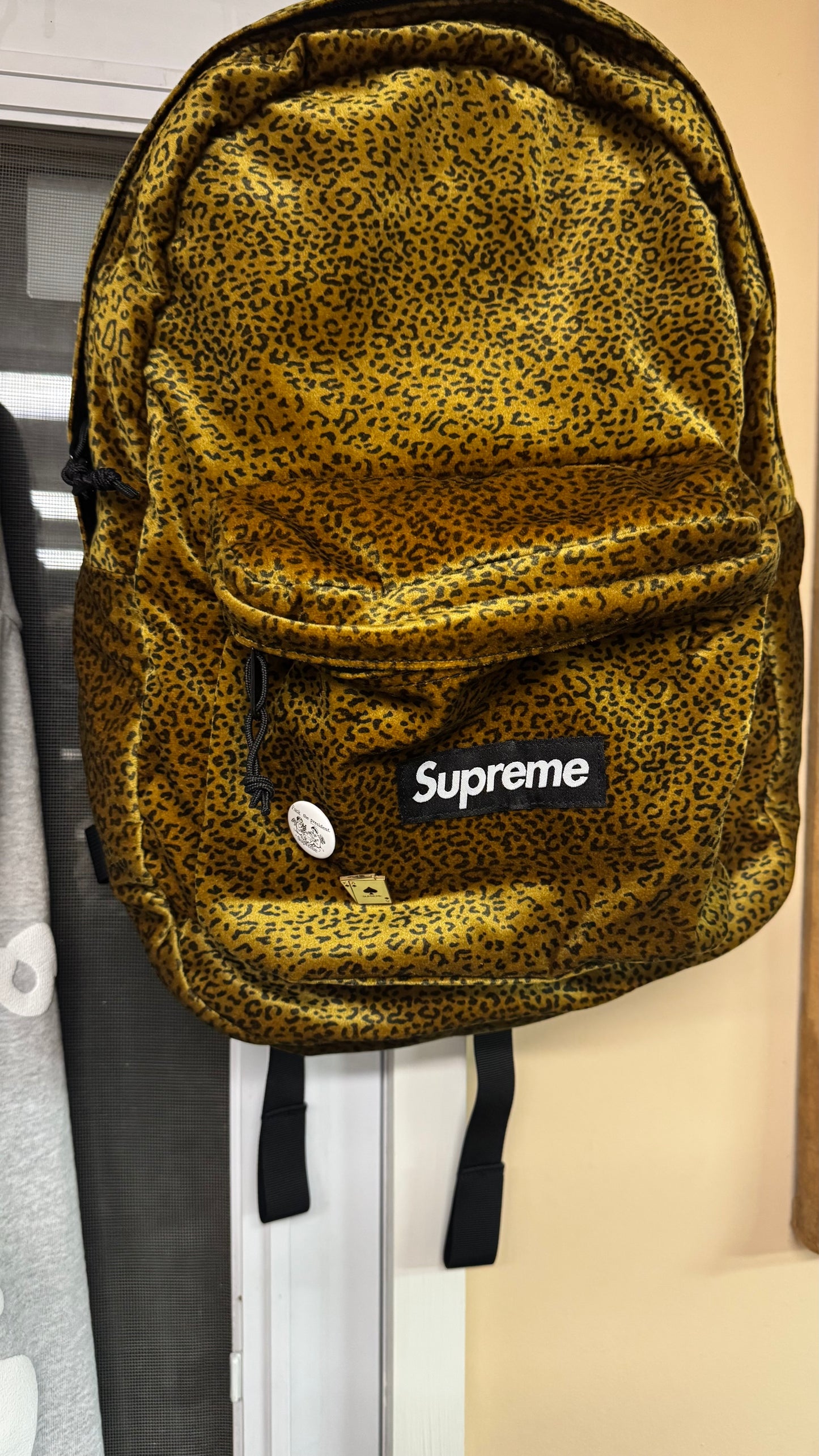 SUPREME LEOPARD PRINT BACKPACK (OS)