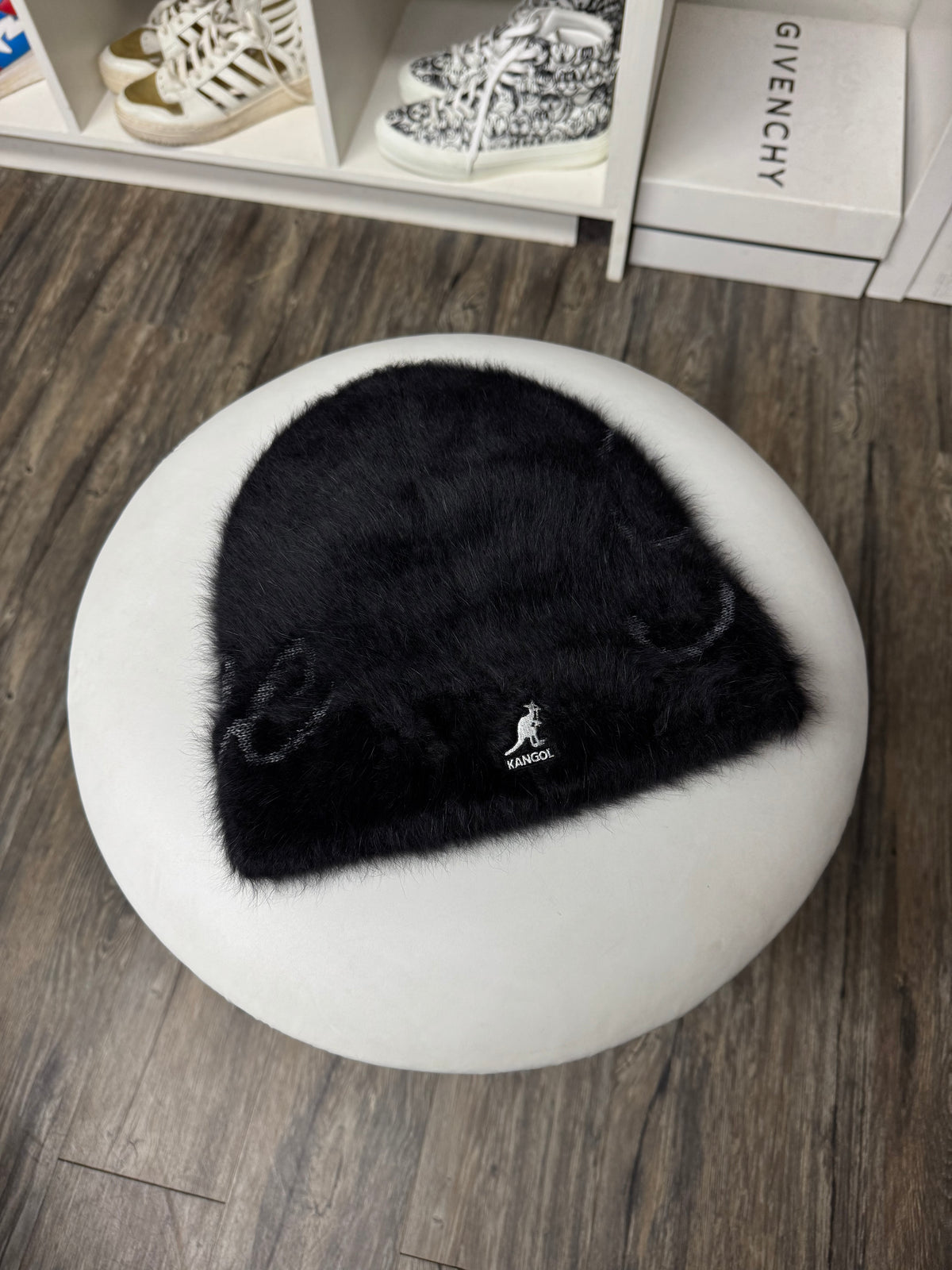 SUPREME KANGOL FAUX FUR BEANIE (OS)