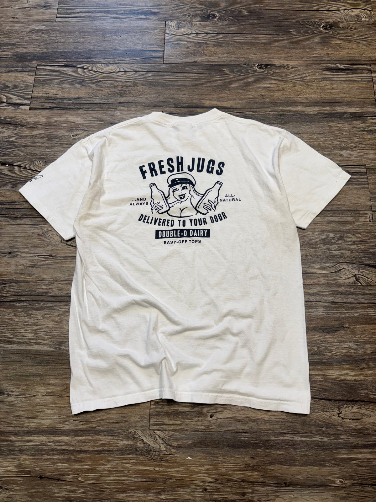 VINTAGE "FRESH JUGS" GRAPHIC T-SHIRT (M)