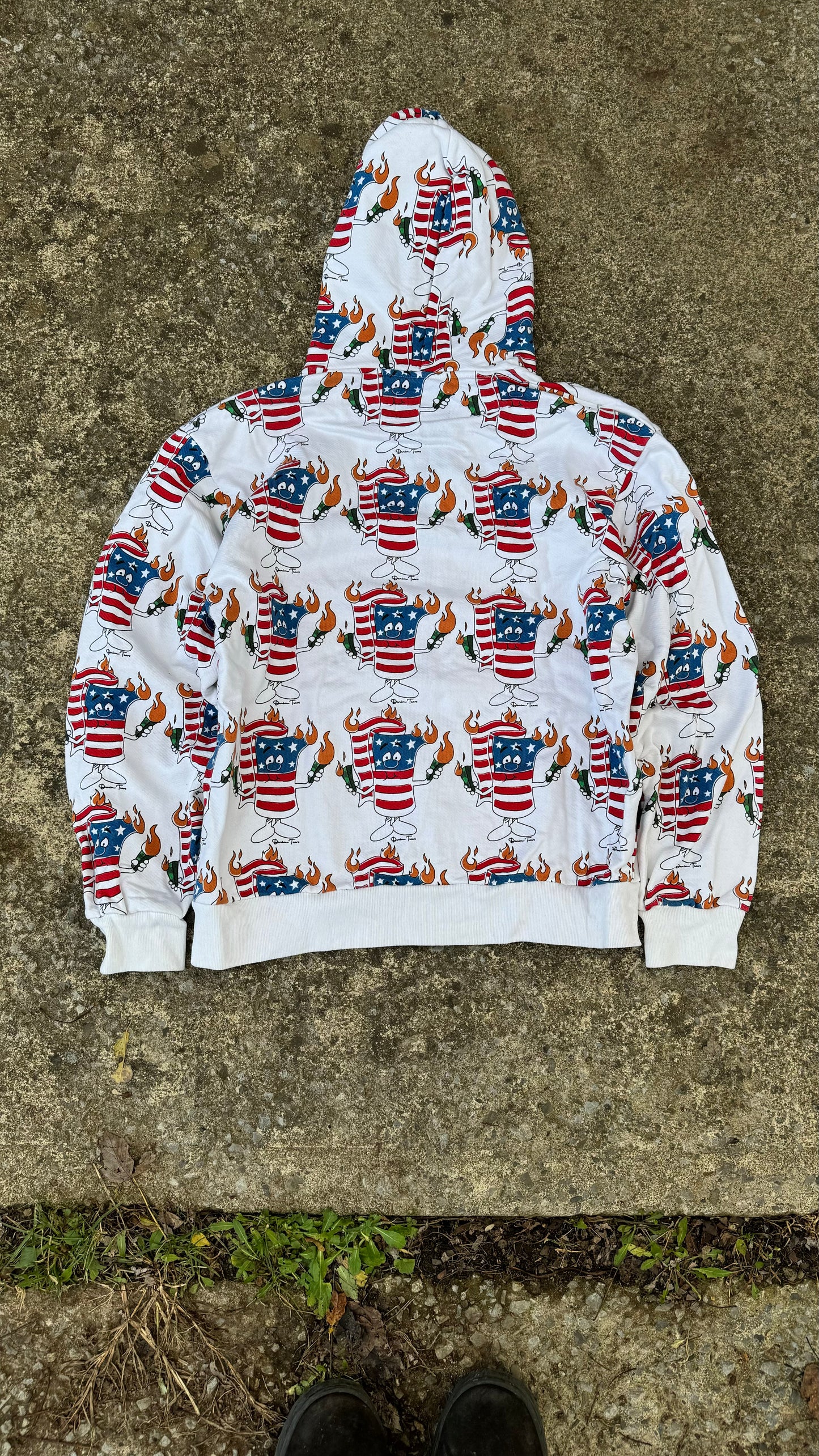 DENIM TEARS AMERICAN FLAG PRINT HOODIE (M)