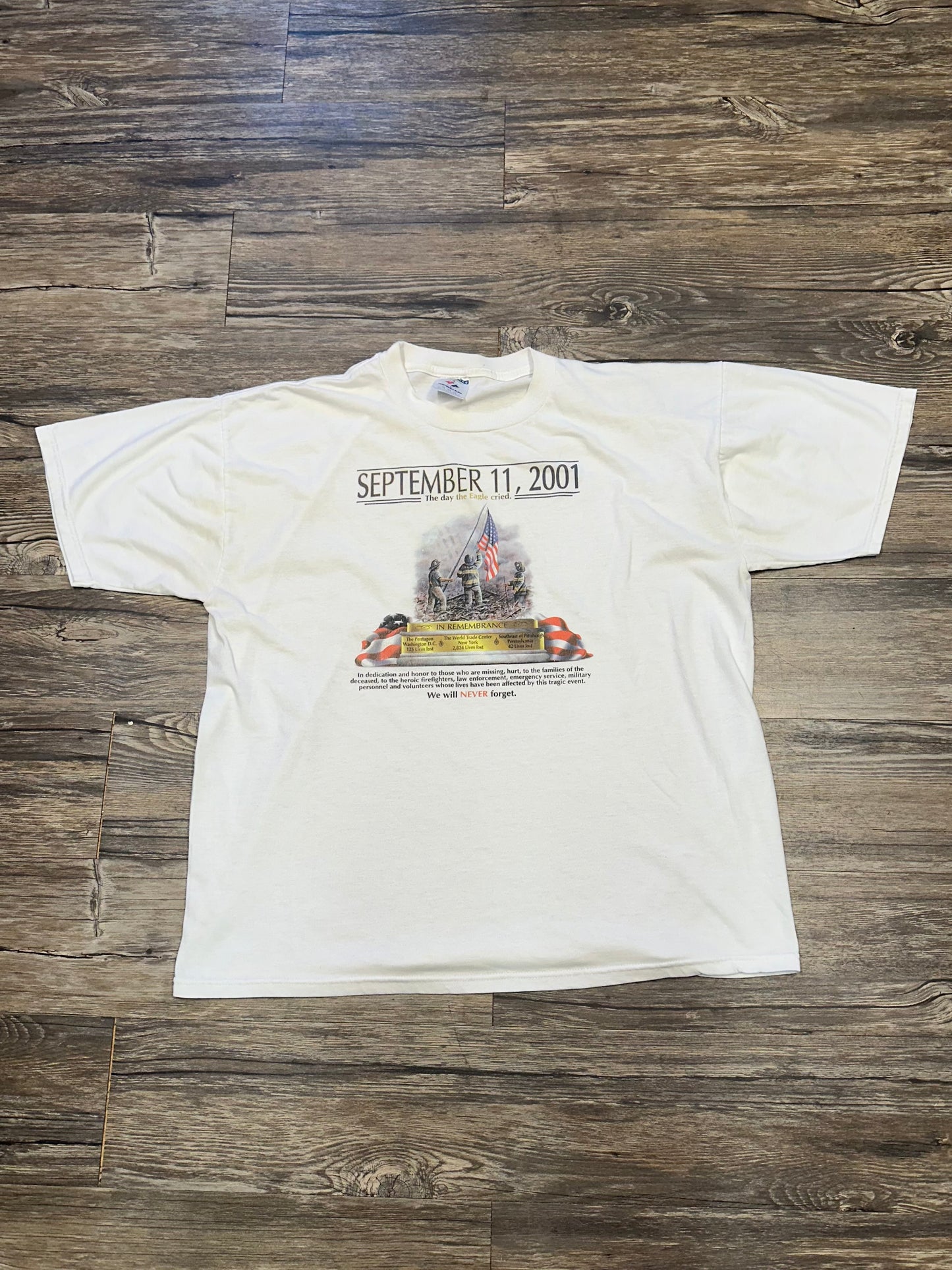 9/11 NEVER FORGET GRAPHIC T-SHIRT (XL)