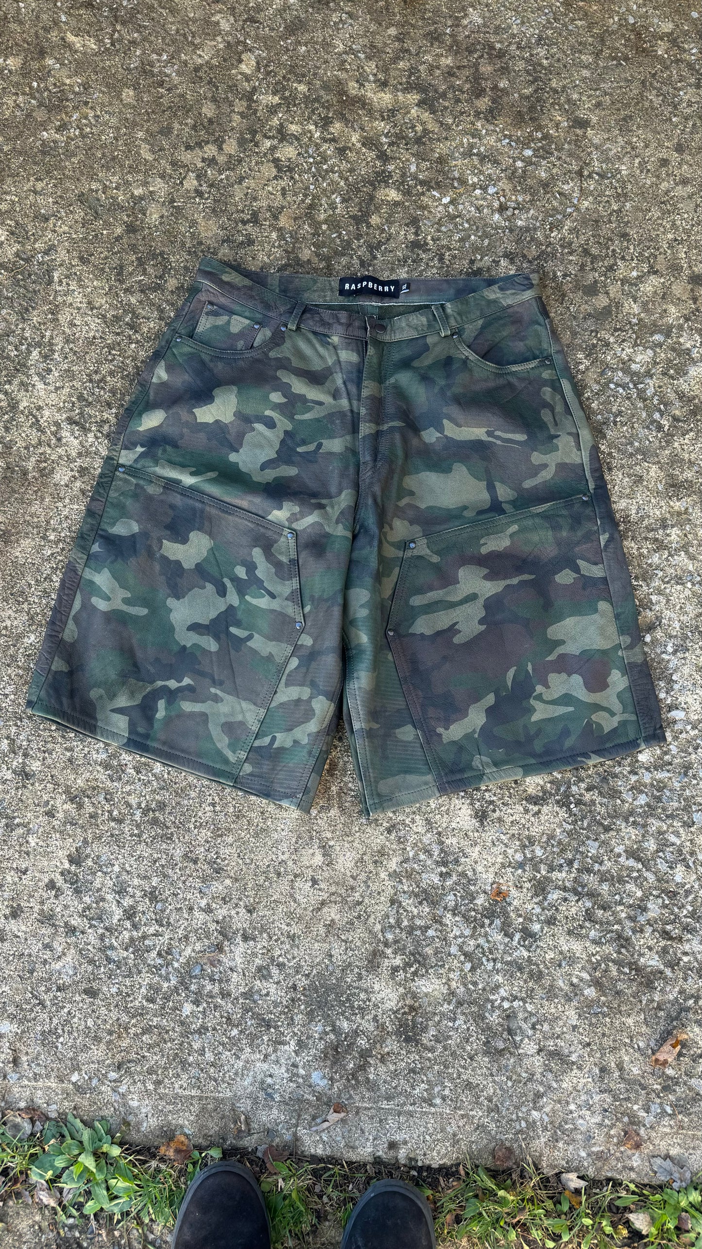 HMDD RASPBERRY HILLS CAMO LEATHER SHORTS (XL)