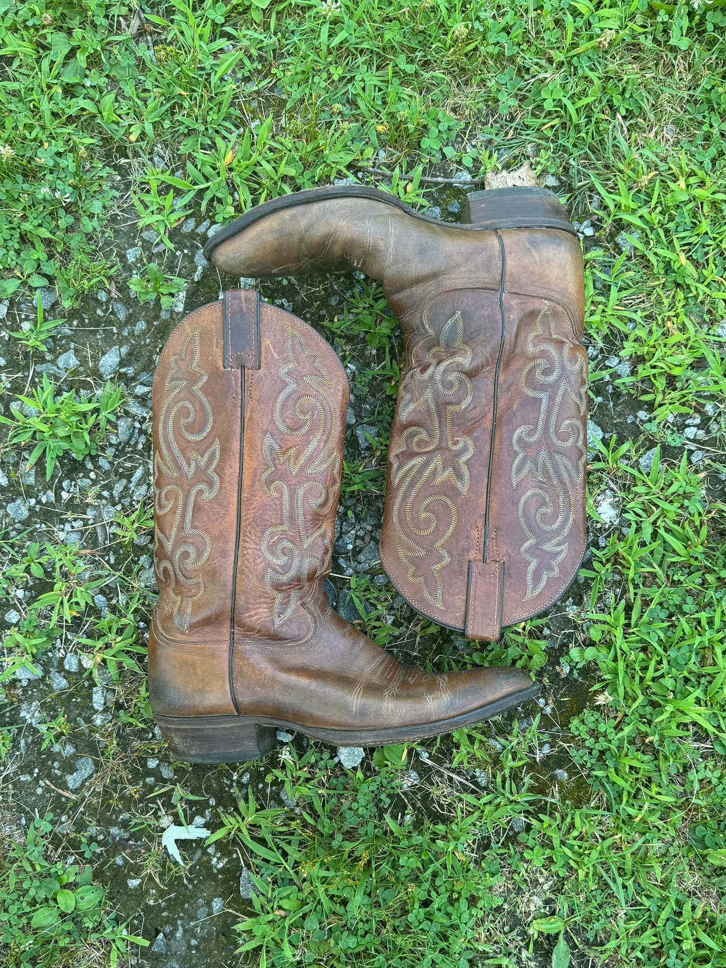 COWBOY BOOTS 100% GENUINE (10.5)