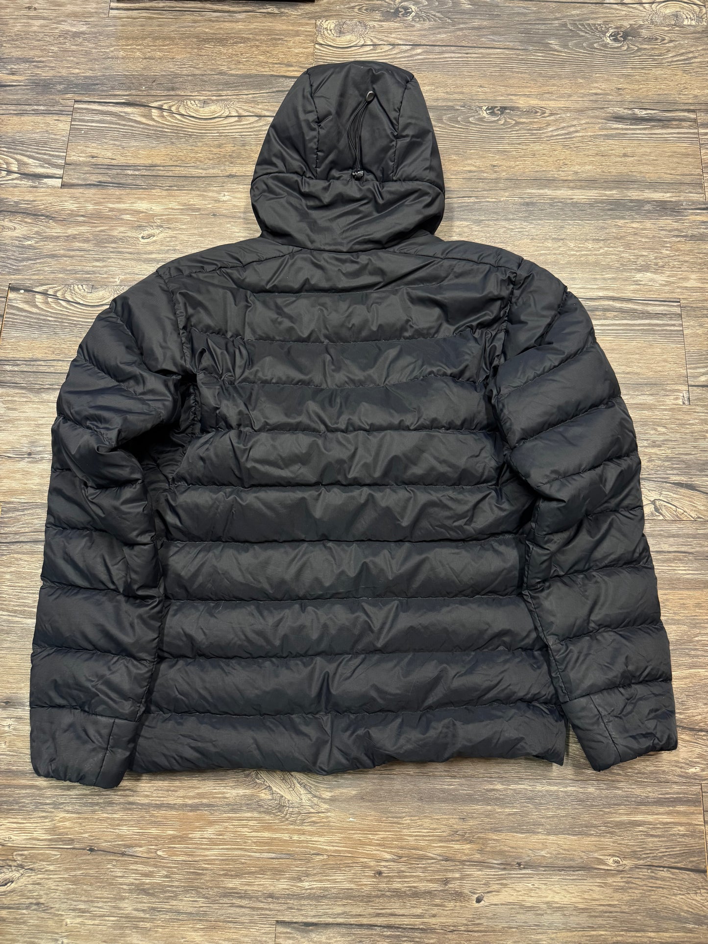 ARCTERYX HOODED PUFFER JACKET (M)