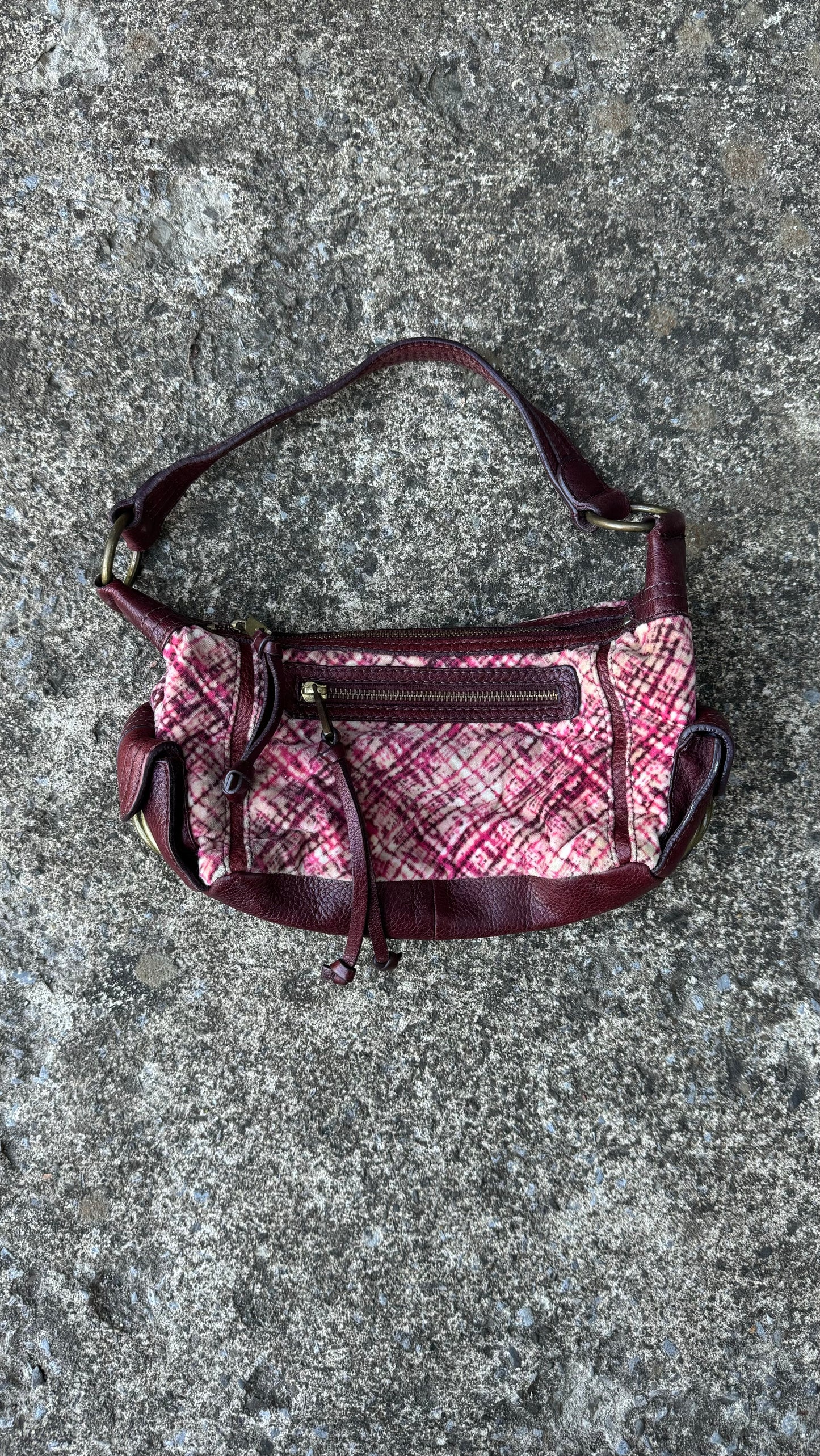 FELT HAND PURSE