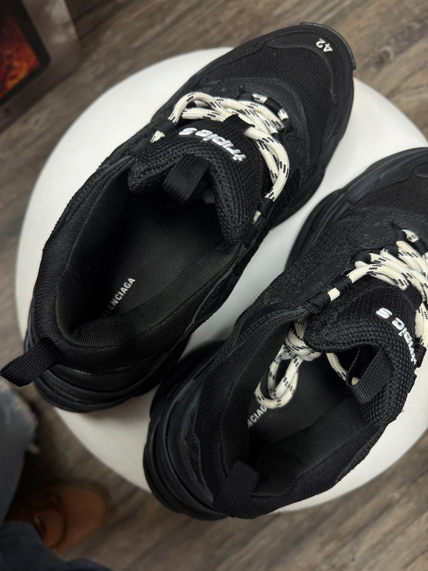 BALENCIAGA TRIPLE S ALL BLACK STOMPERS (42)