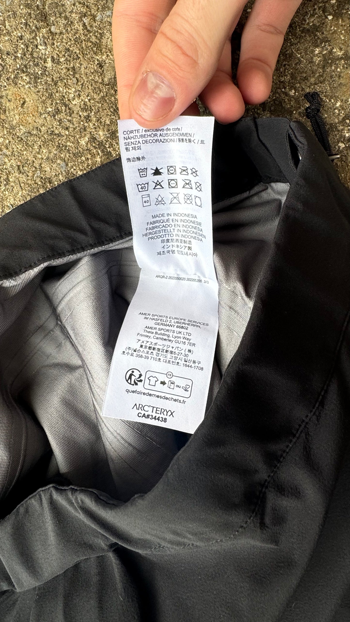 ARC'TERYX BLACK SHELL PANTS (L)