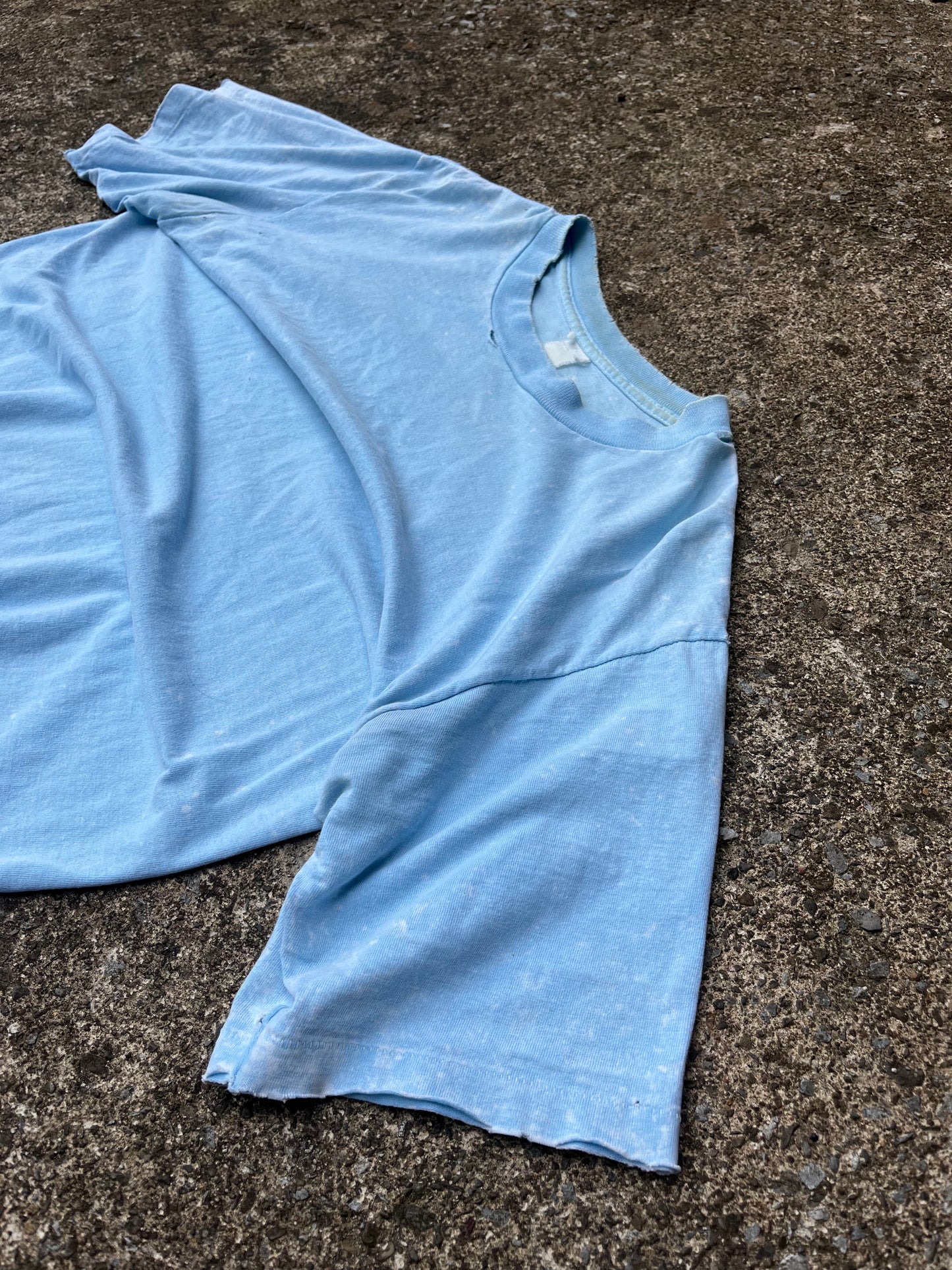 VINTAGE FADED BLUE SINGLE STITCH TEE (M)