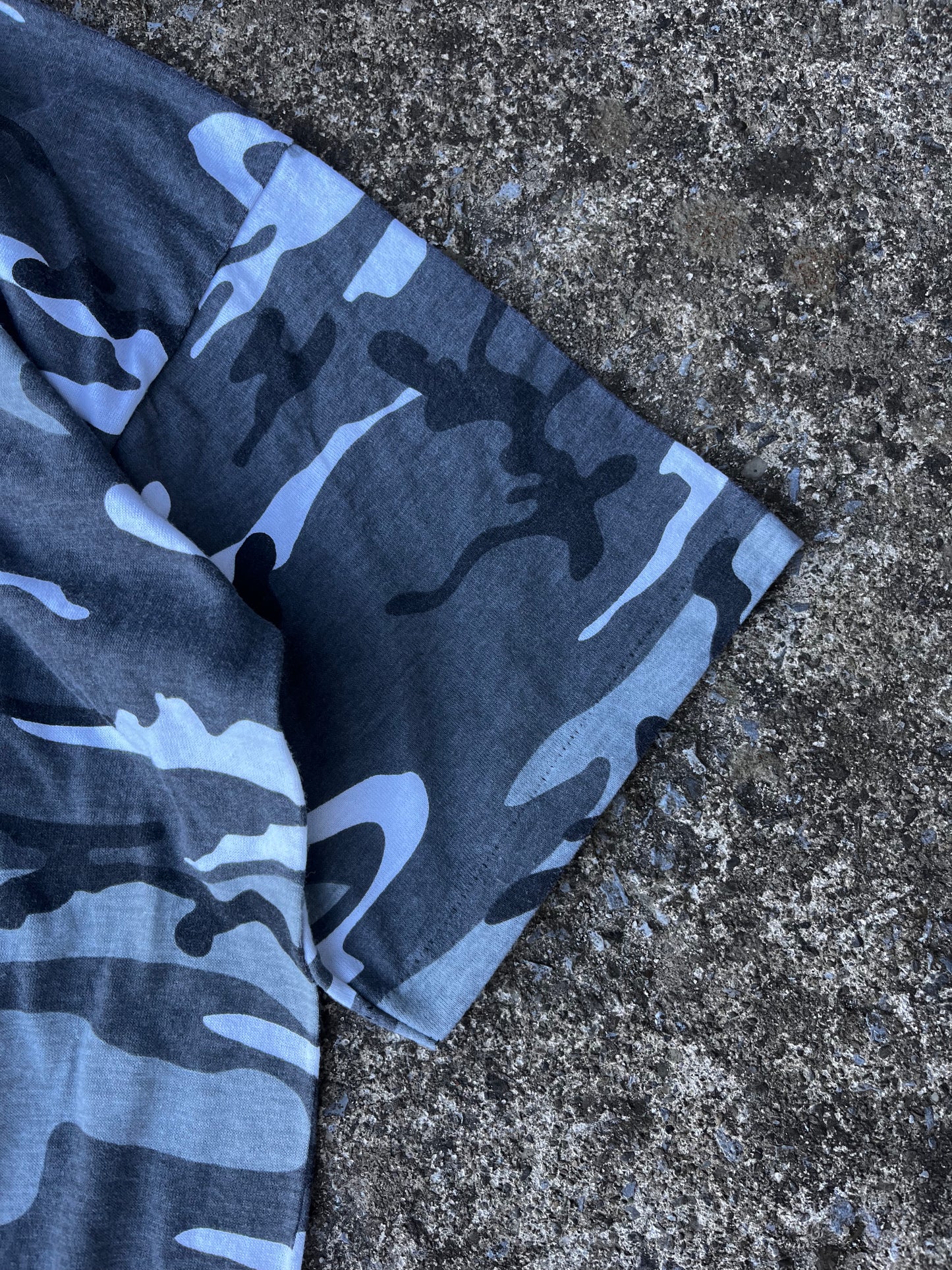 VINTAGE NIGHT CAMO RINGER TEE (XL)