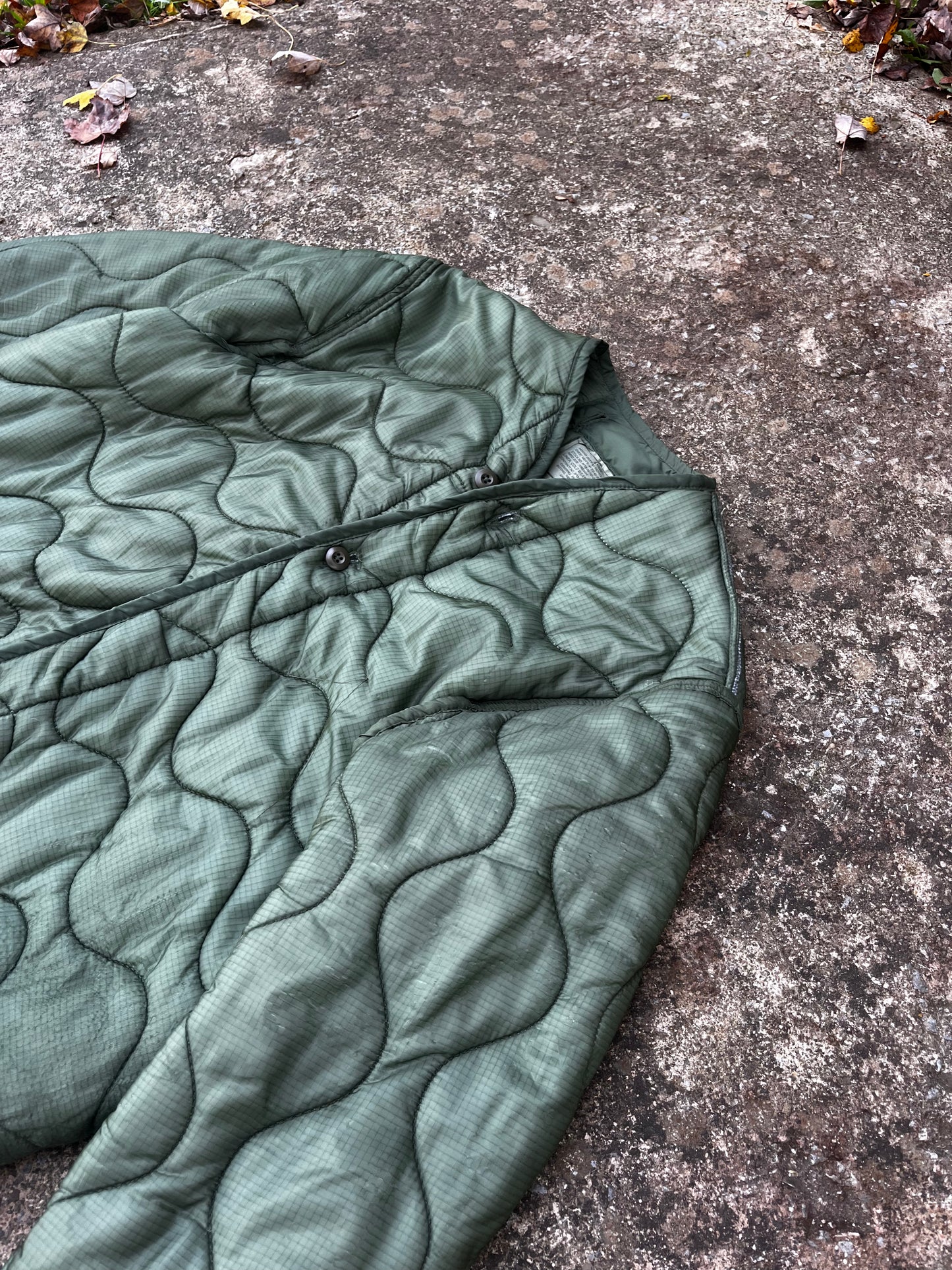 VINTAGE MILITARY SURPLUS INSULATED LINER (L)