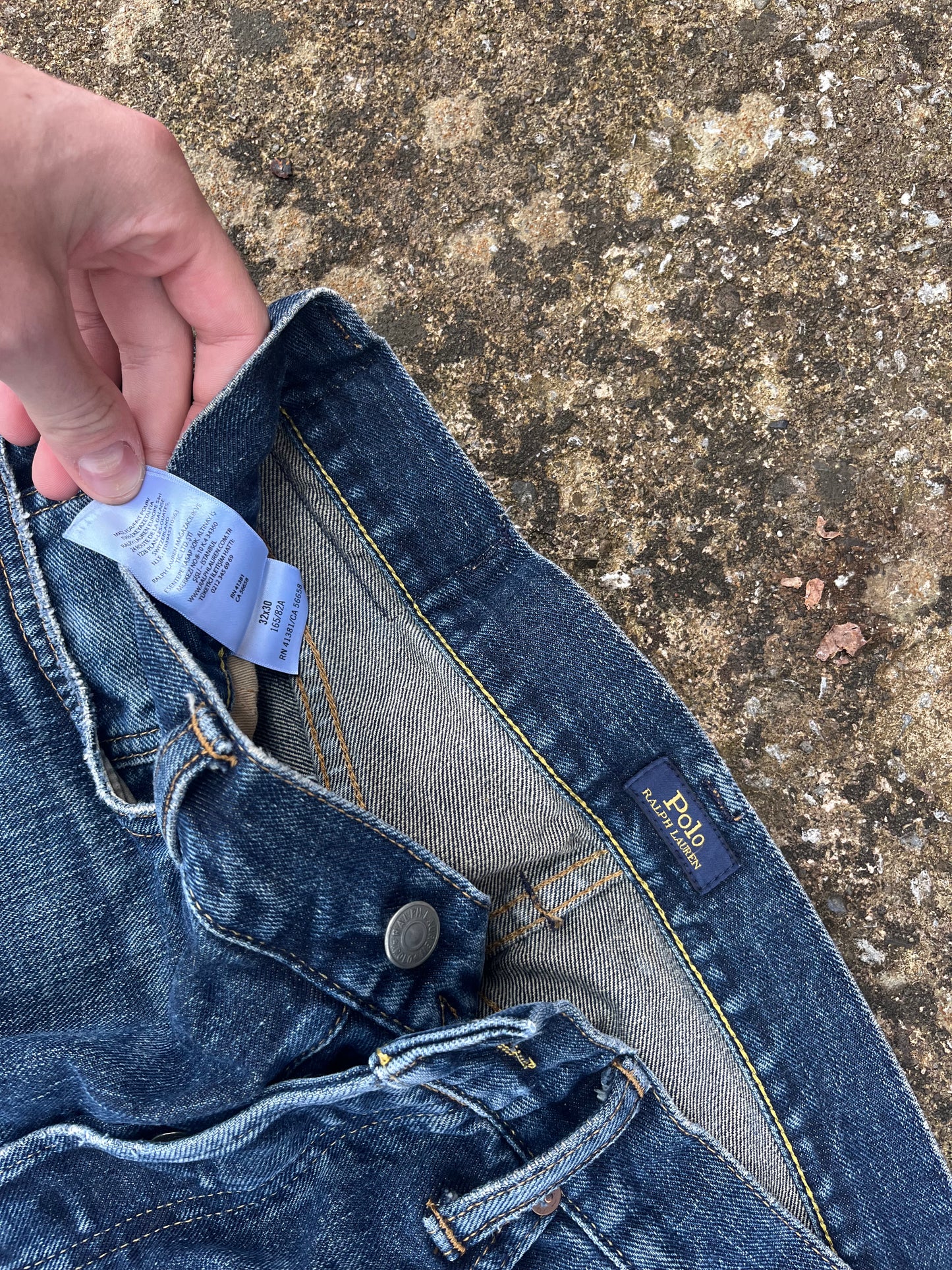 POLO RALPH LAUREN DISTRESSED & REPAIRED JEANS (32)