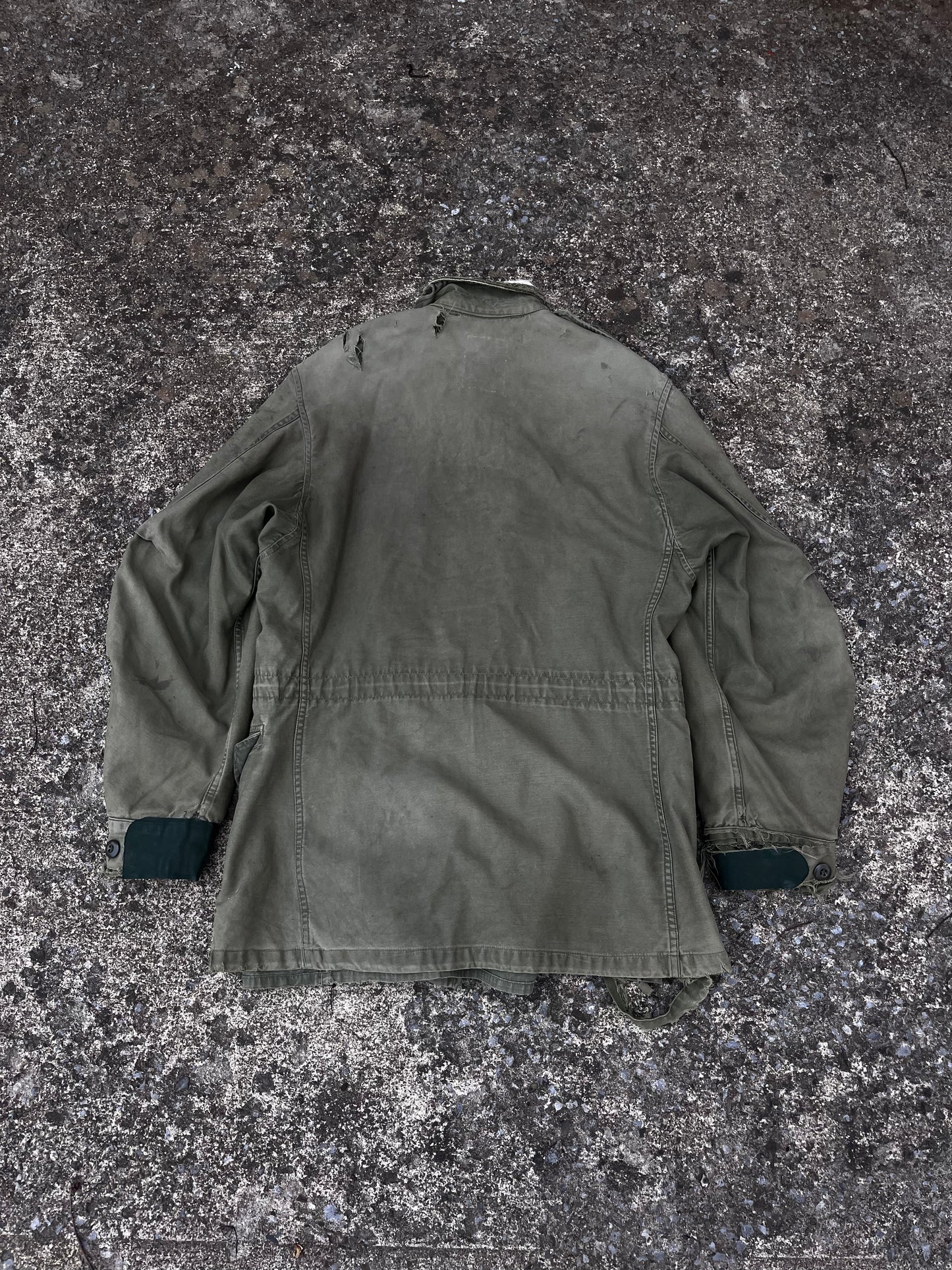 VINTAGE DISTRESSED MILITARY COAT (L)