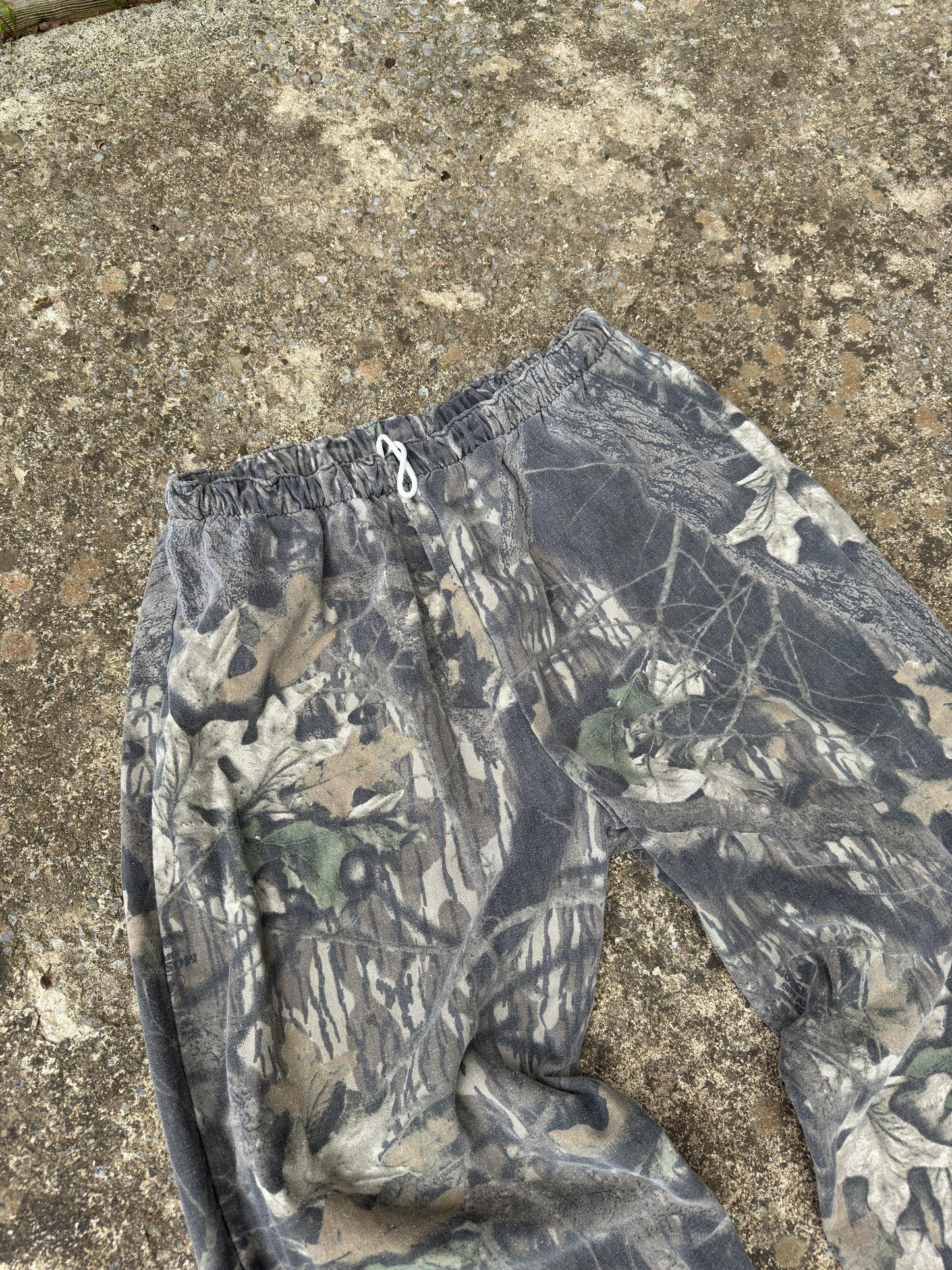 VINTAGE REALTREE CAMO SWEATS (XLARGE)