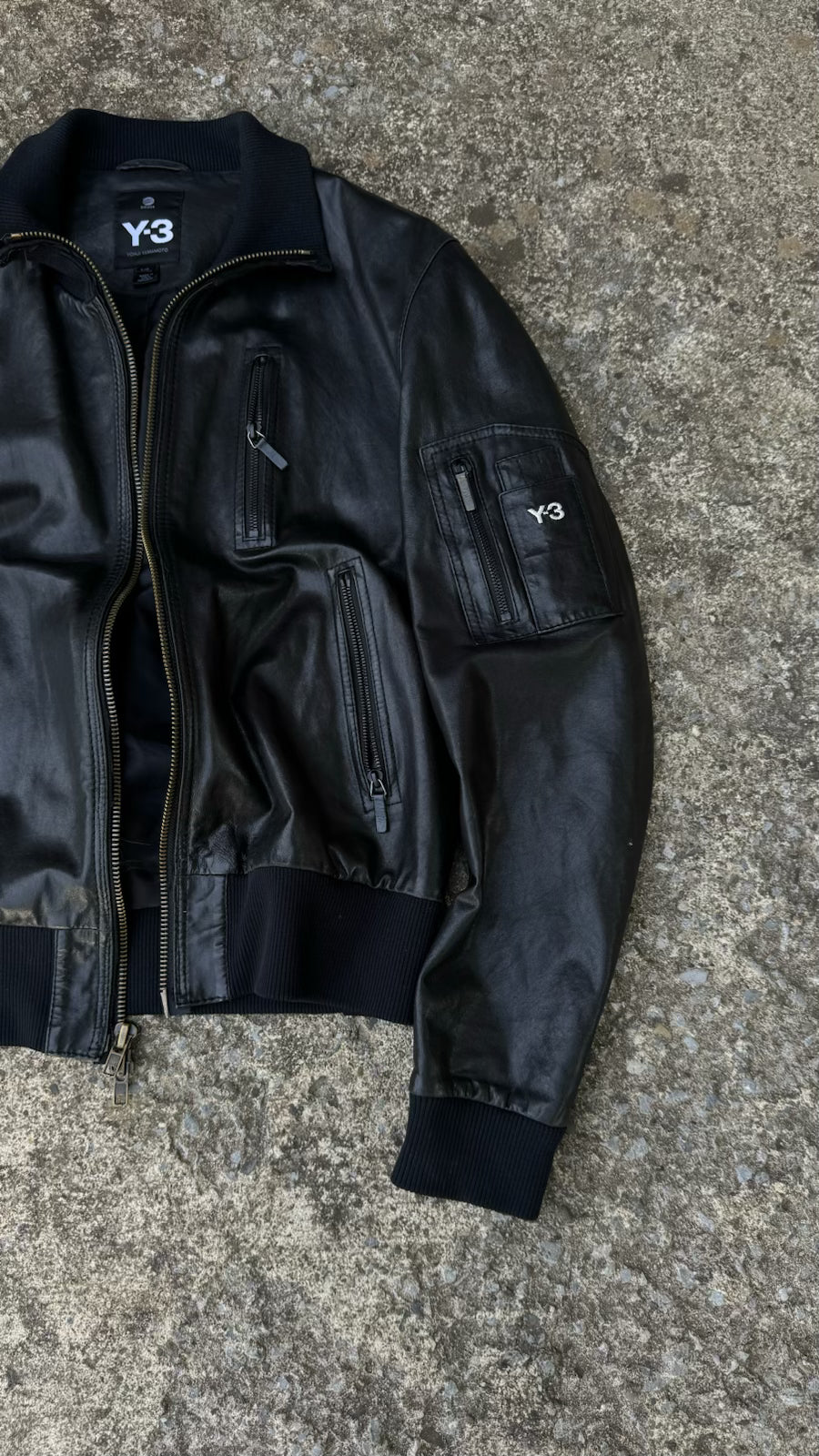 Y3 SMALL LOGO LEATHER BOMBER JACKET (M)
