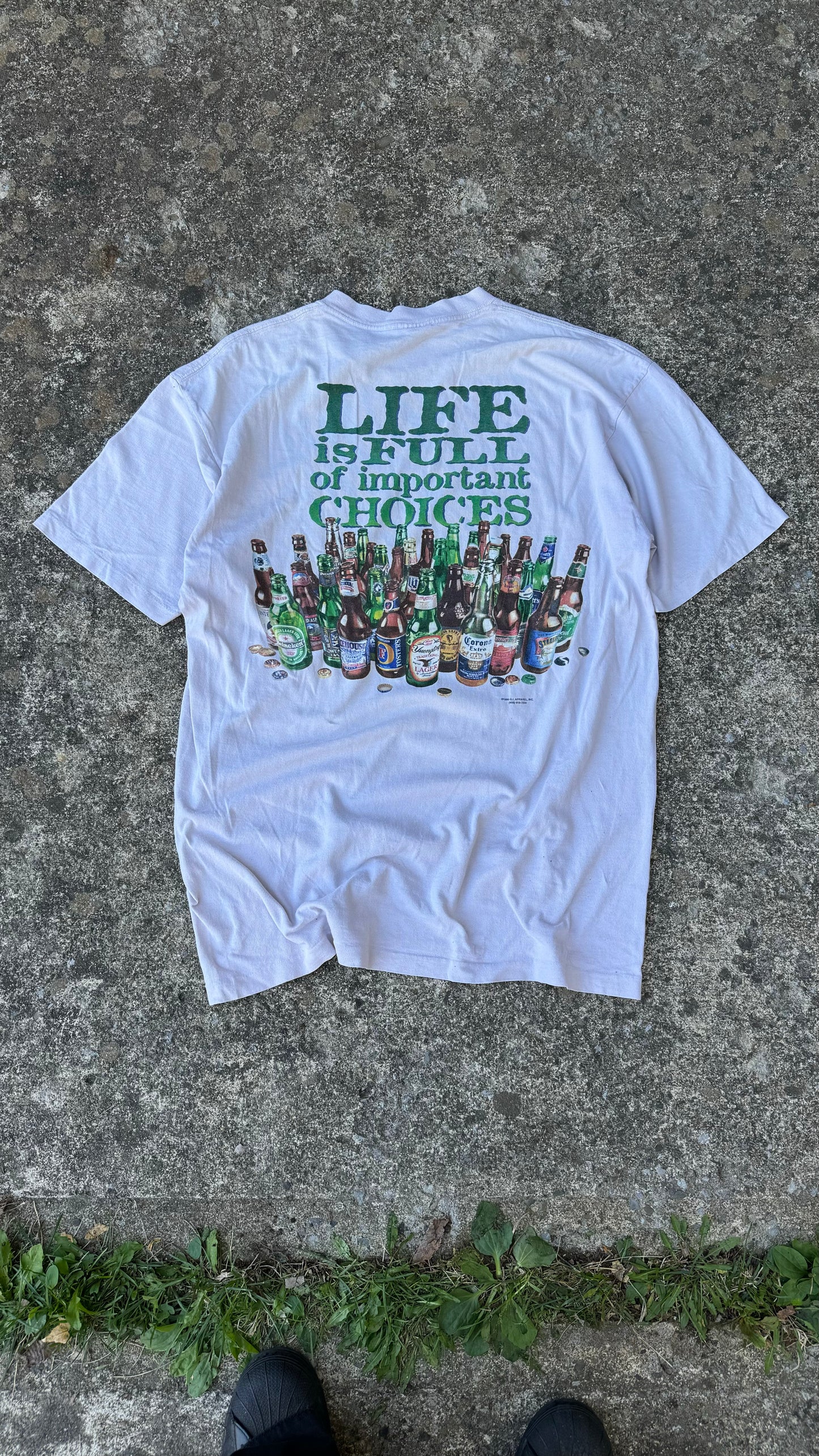 VINTAGE IMPORTANT DECISIONS BEER TEE (L)