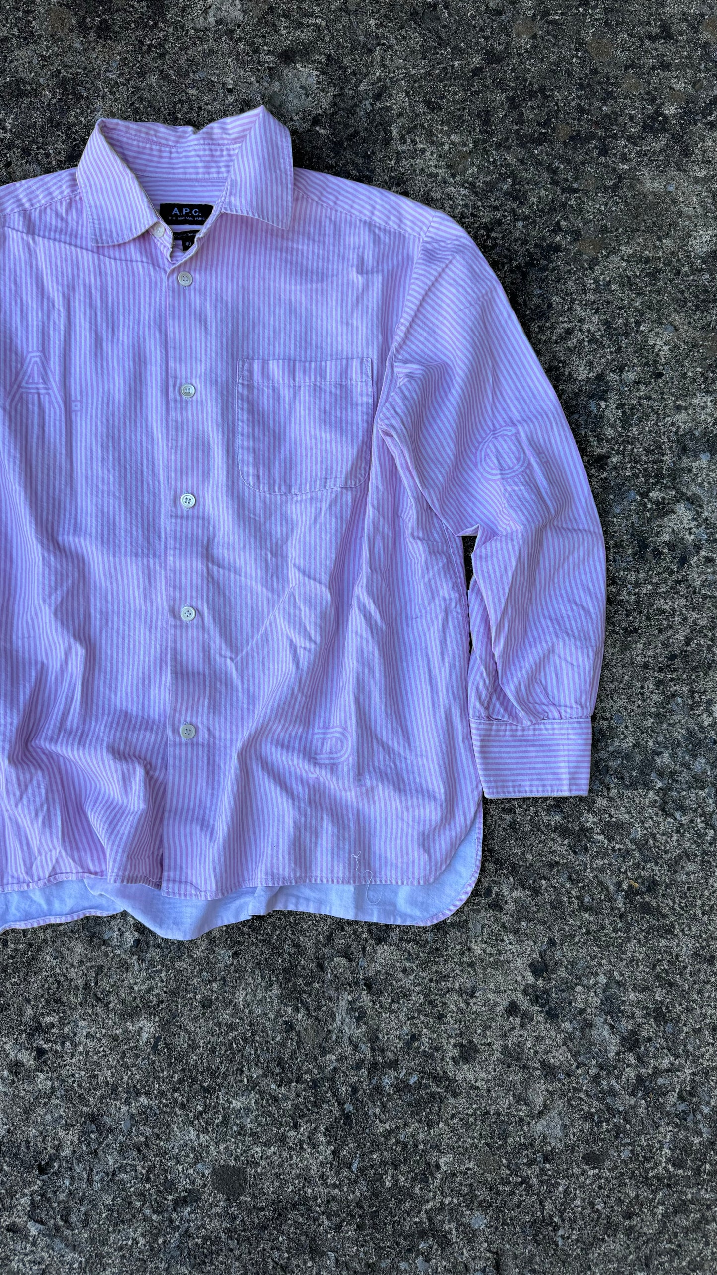 APC STRIPED BUTTON-UP SHIRT (M)