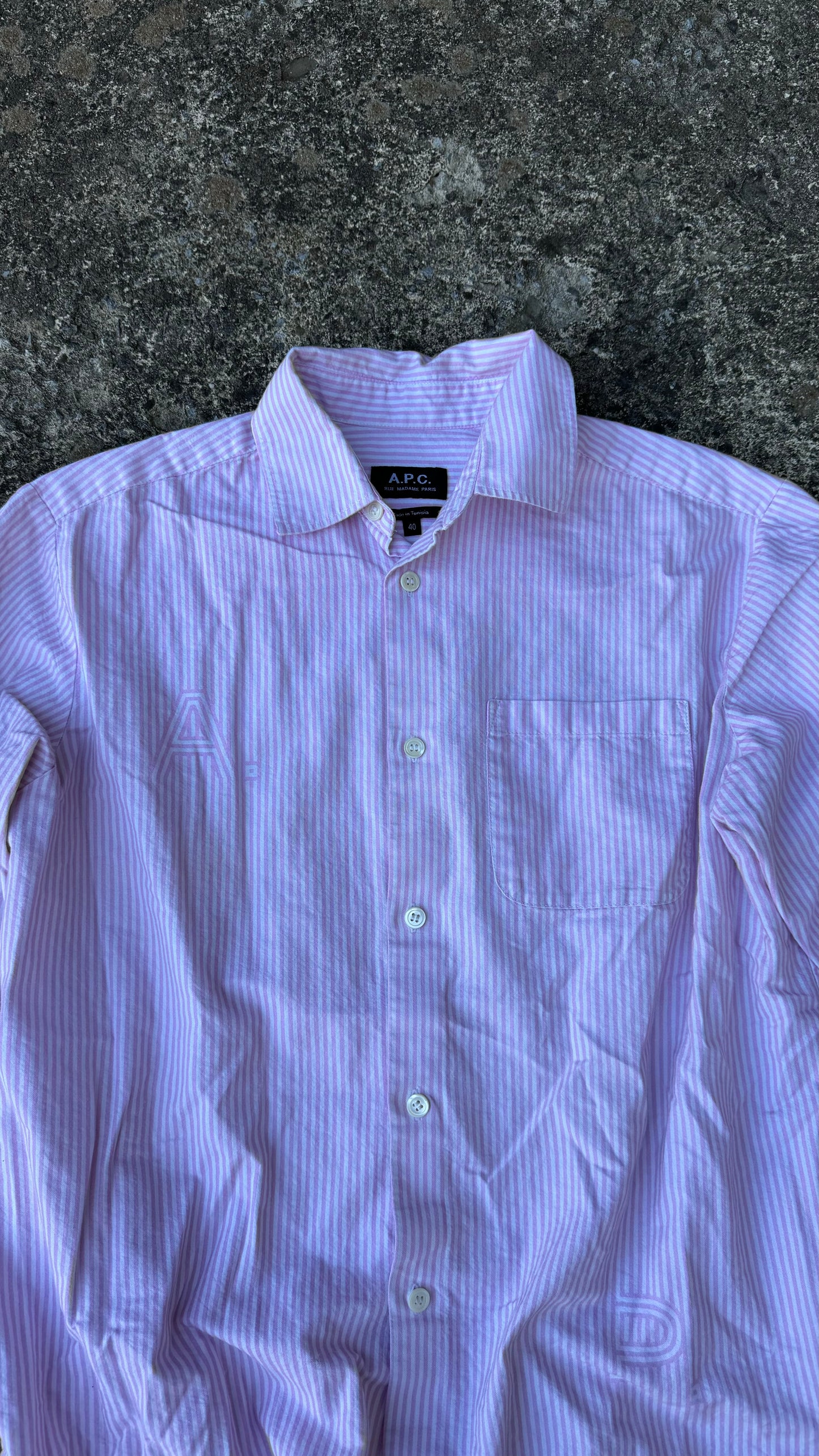 APC STRIPED BUTTON-UP SHIRT (M)