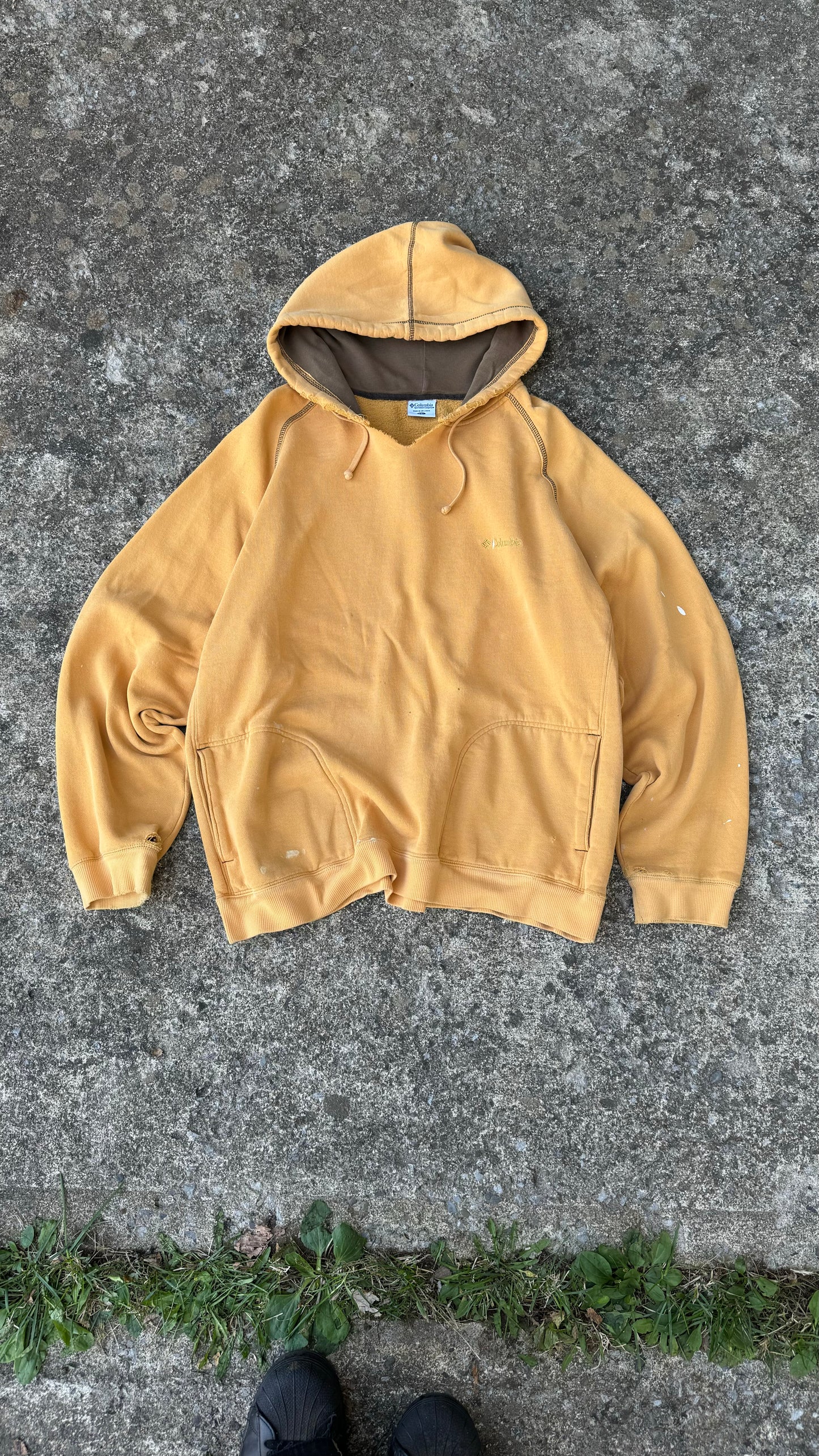VINTAGE YELLOW COLUMBIA SWEATSHIRT (L)