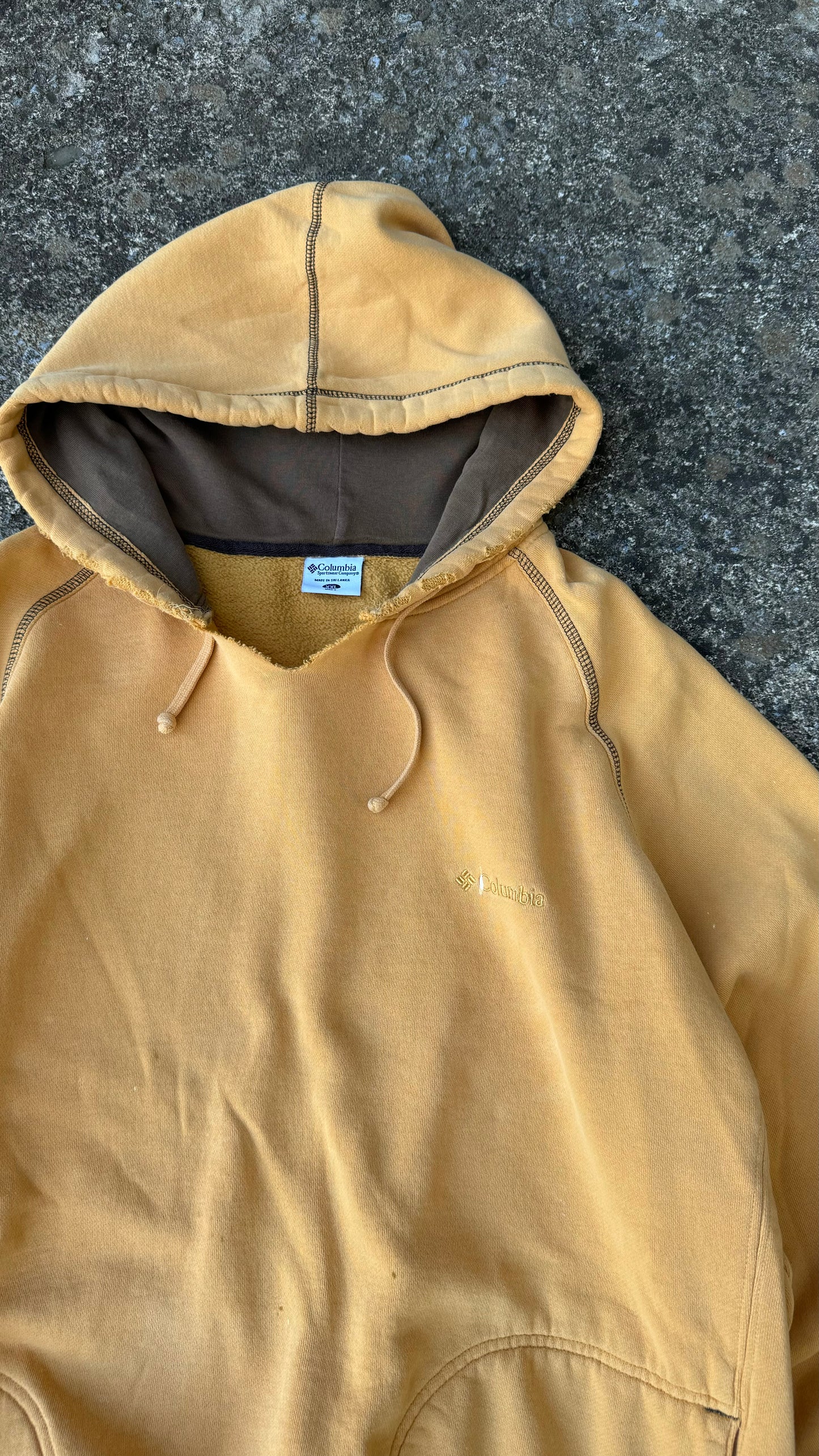 VINTAGE YELLOW COLUMBIA SWEATSHIRT (L)