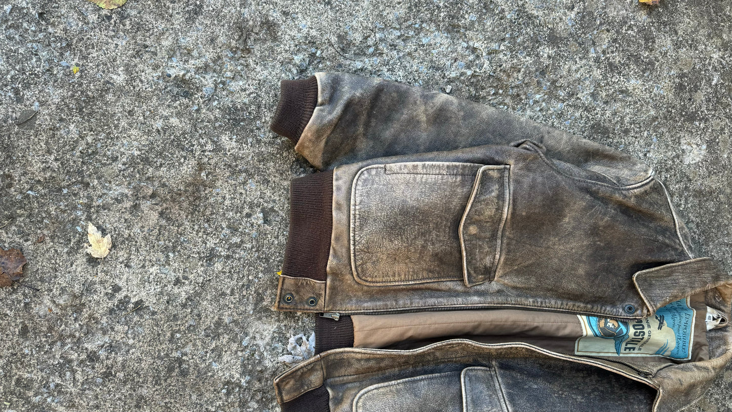 VINTAGE AEROPOSTALE LEATHER FLIGHT JACKET (L)