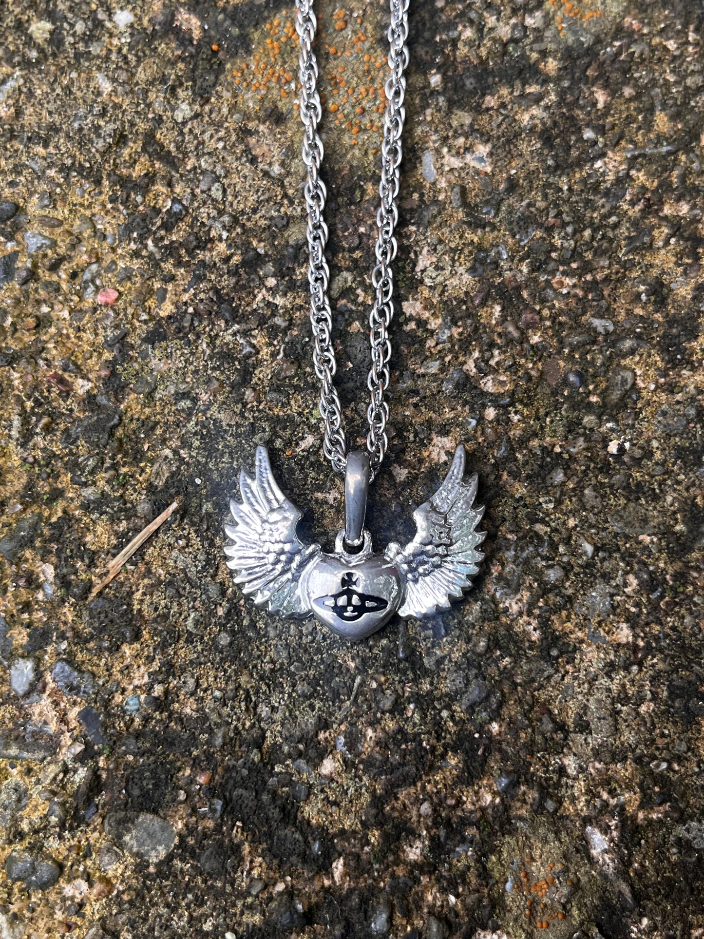 VIVIENNE WESTWOOD WINGED HEART NECKLACE