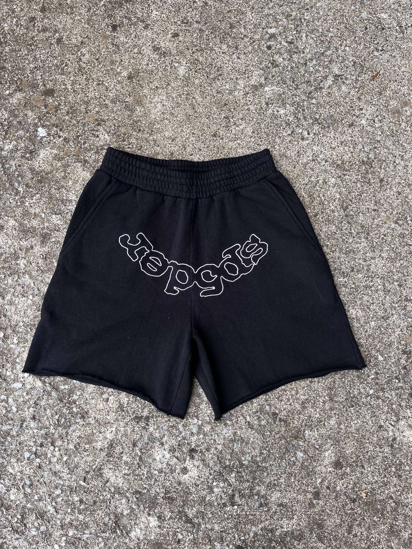 SP5DER LOGO CUT-OFF SHORTS (S)