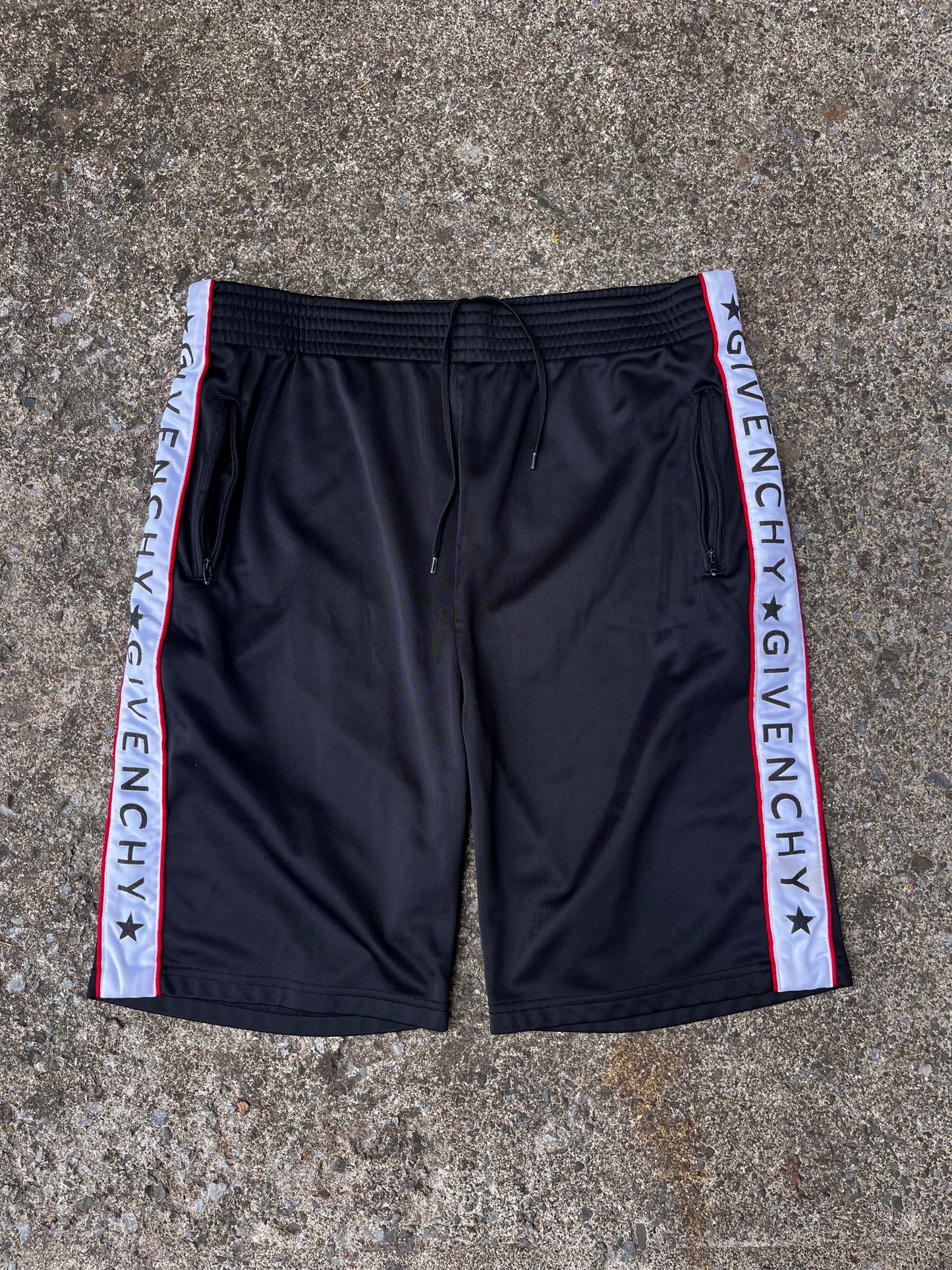 GIVENCHY TRACKSUIT SHORTS (32)