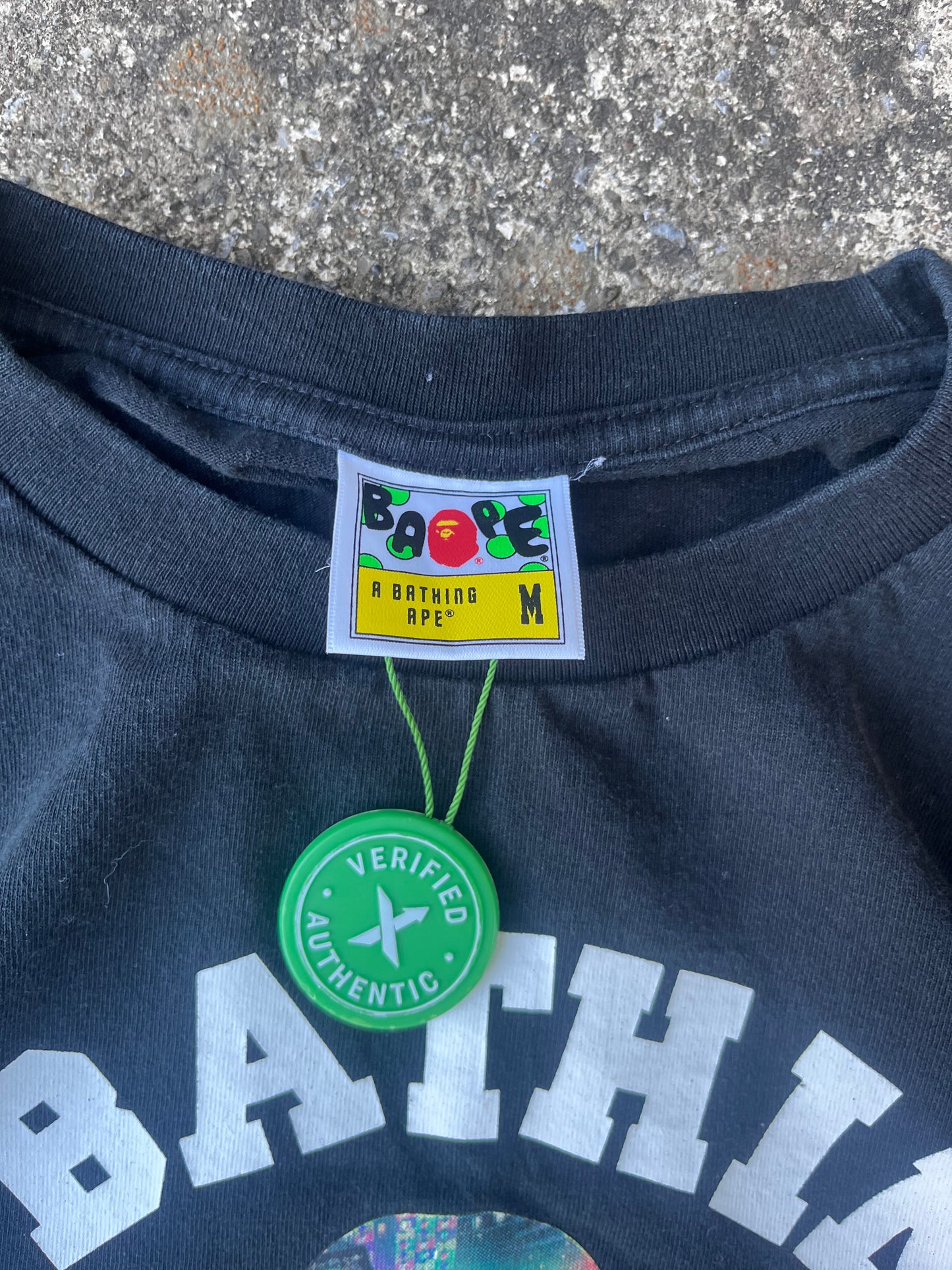 A BATHING APE SKYLINE LOGO TEE (M)