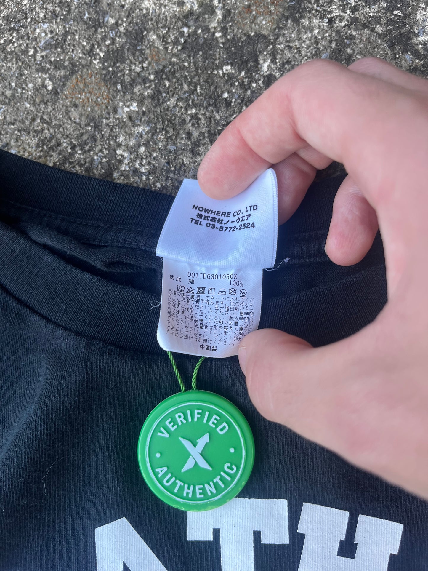 A BATHING APE SKYLINE LOGO TEE (M)