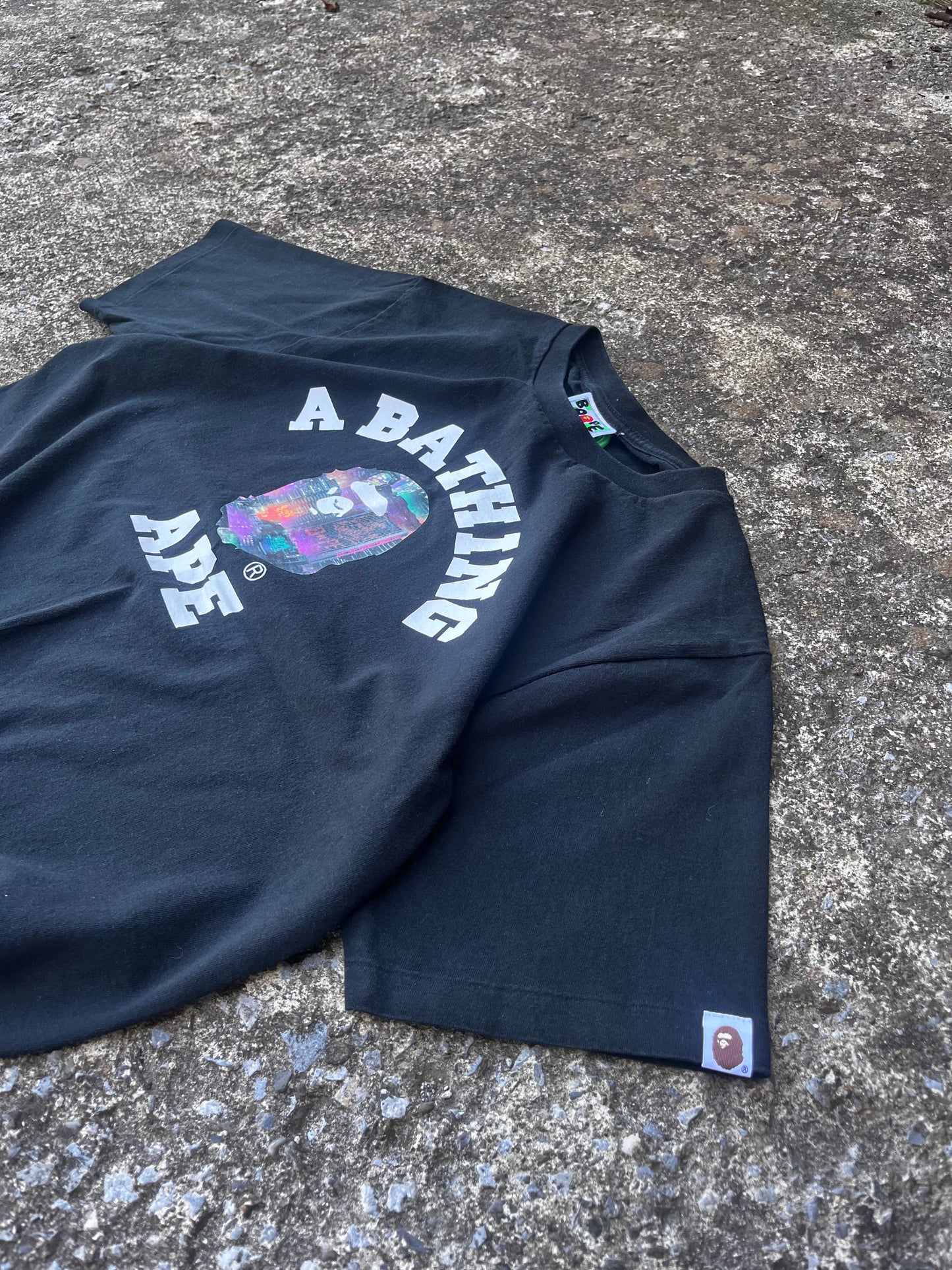 A BATHING APE SKYLINE LOGO TEE (M)