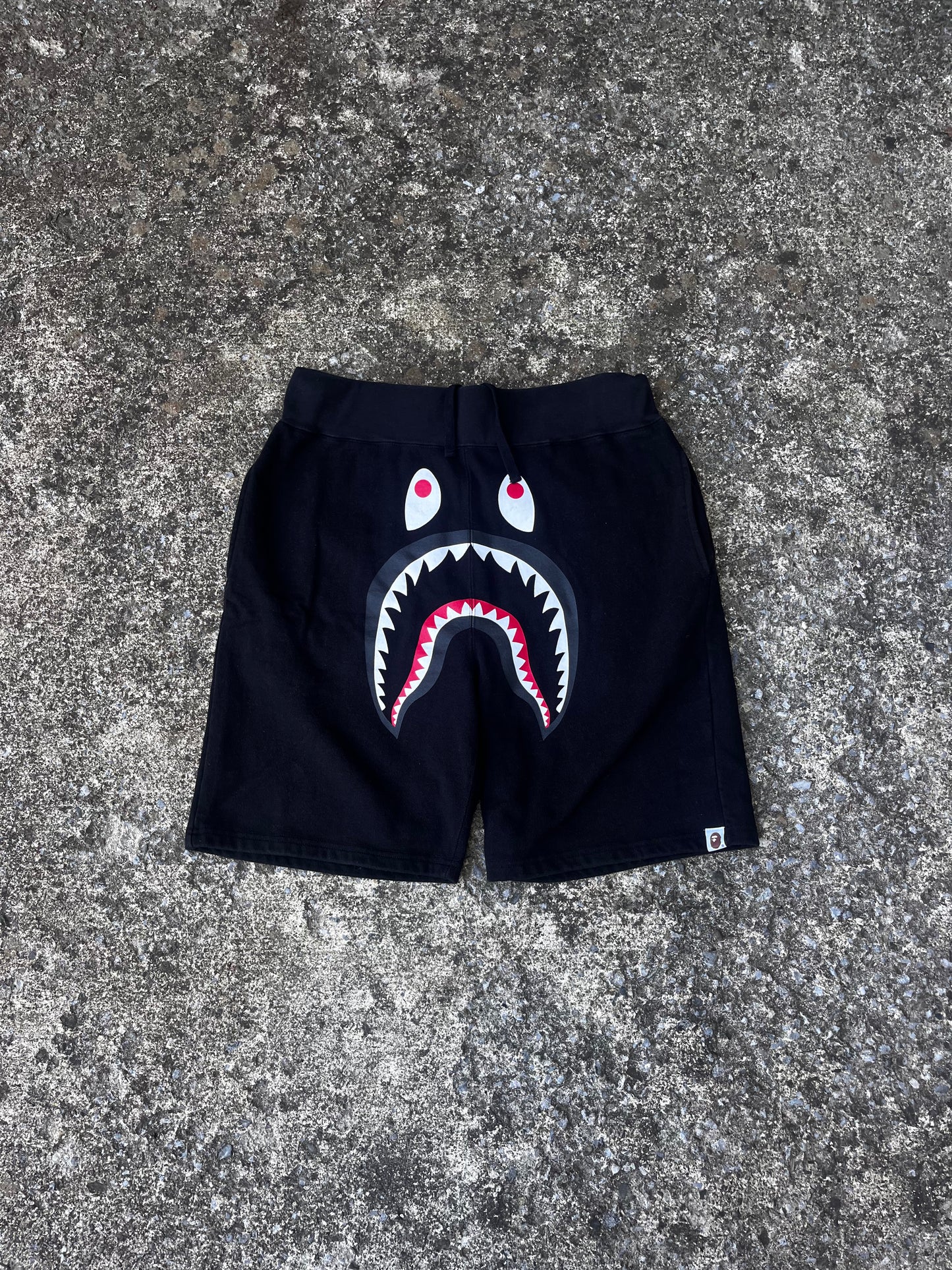 A BATHING APE SWEAT SHORTS (M)