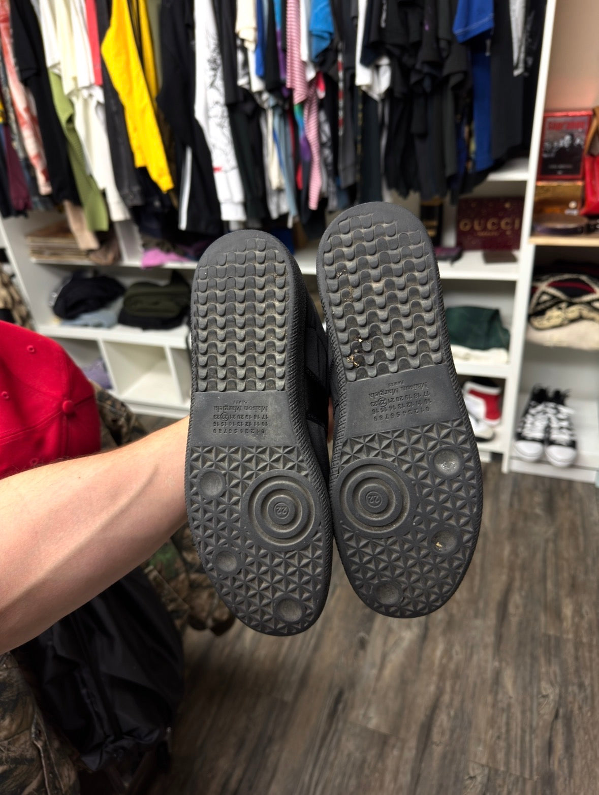 BLACK FAUX FUR MARGIELA GATS (7)